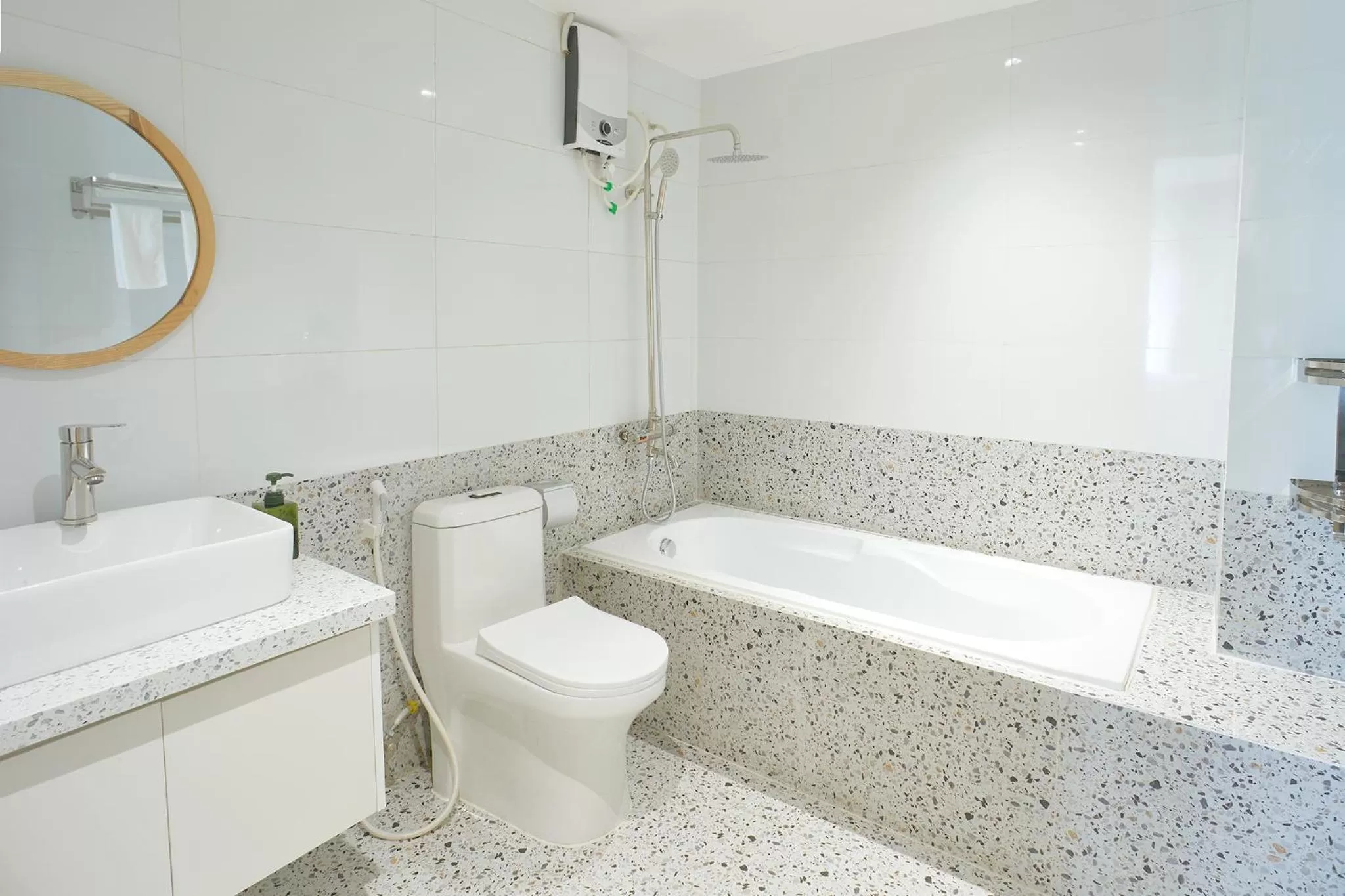 Bathroom in Larimar Villas Cô Giang