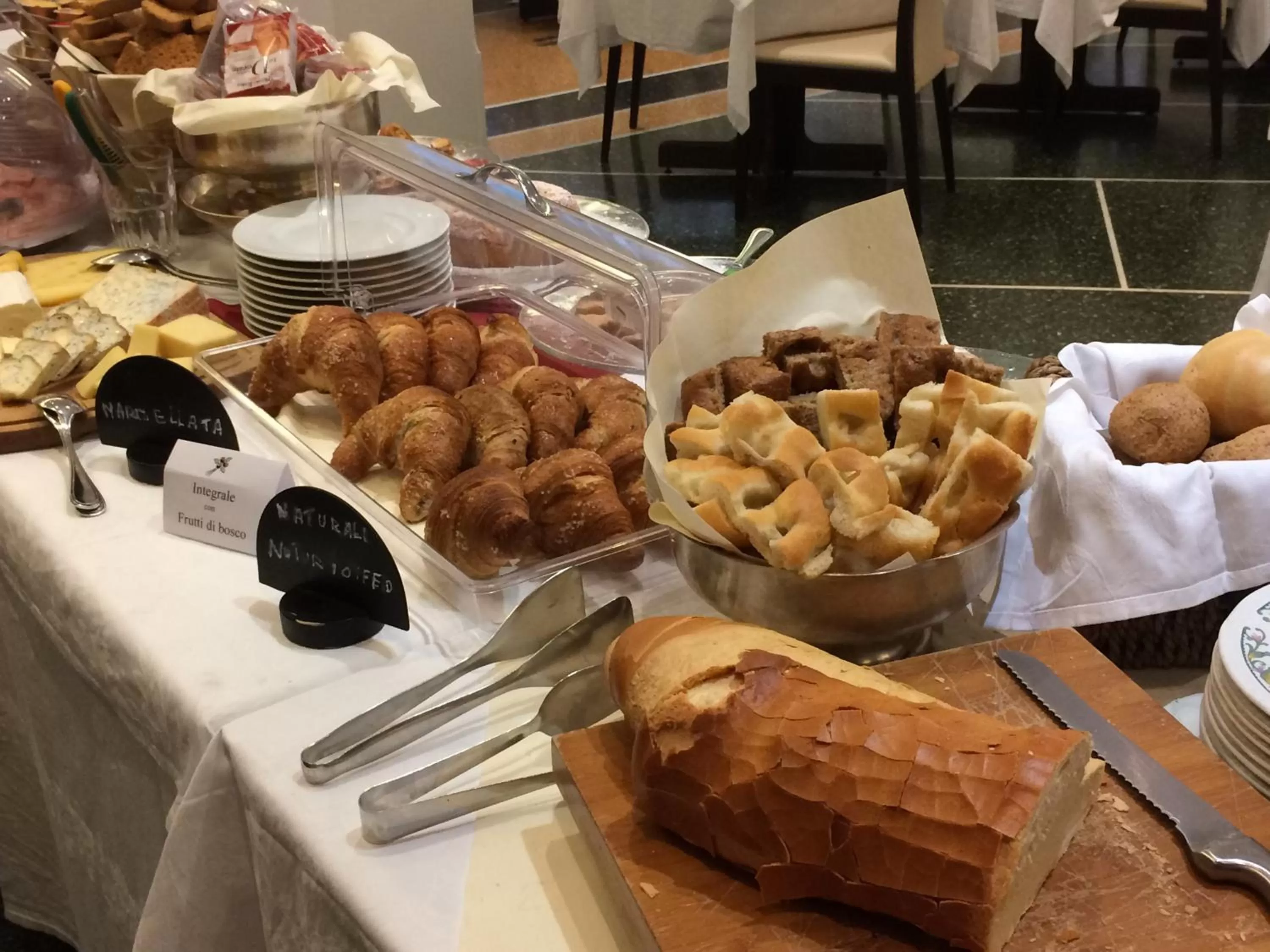 Buffet breakfast in Coccodrillo Hotel & Apartments