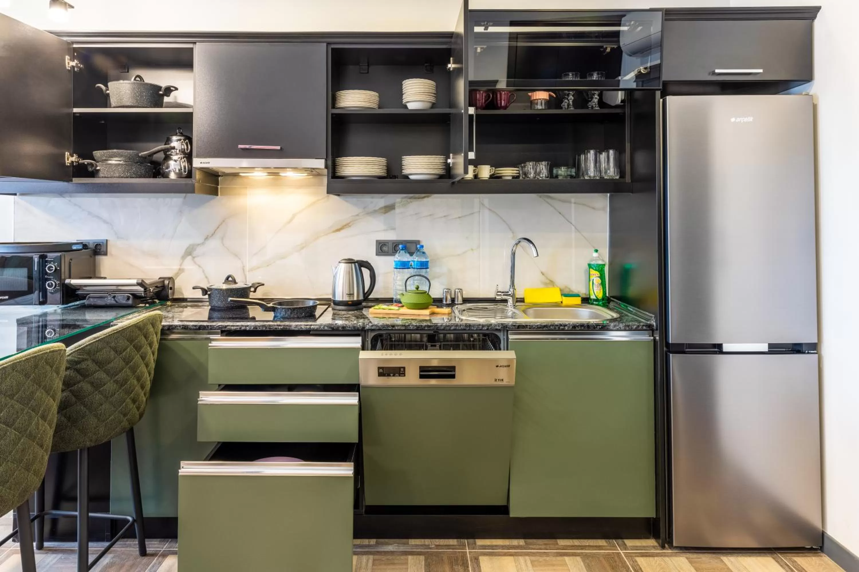 Kitchen or kitchenette in BayMari Suites City Life