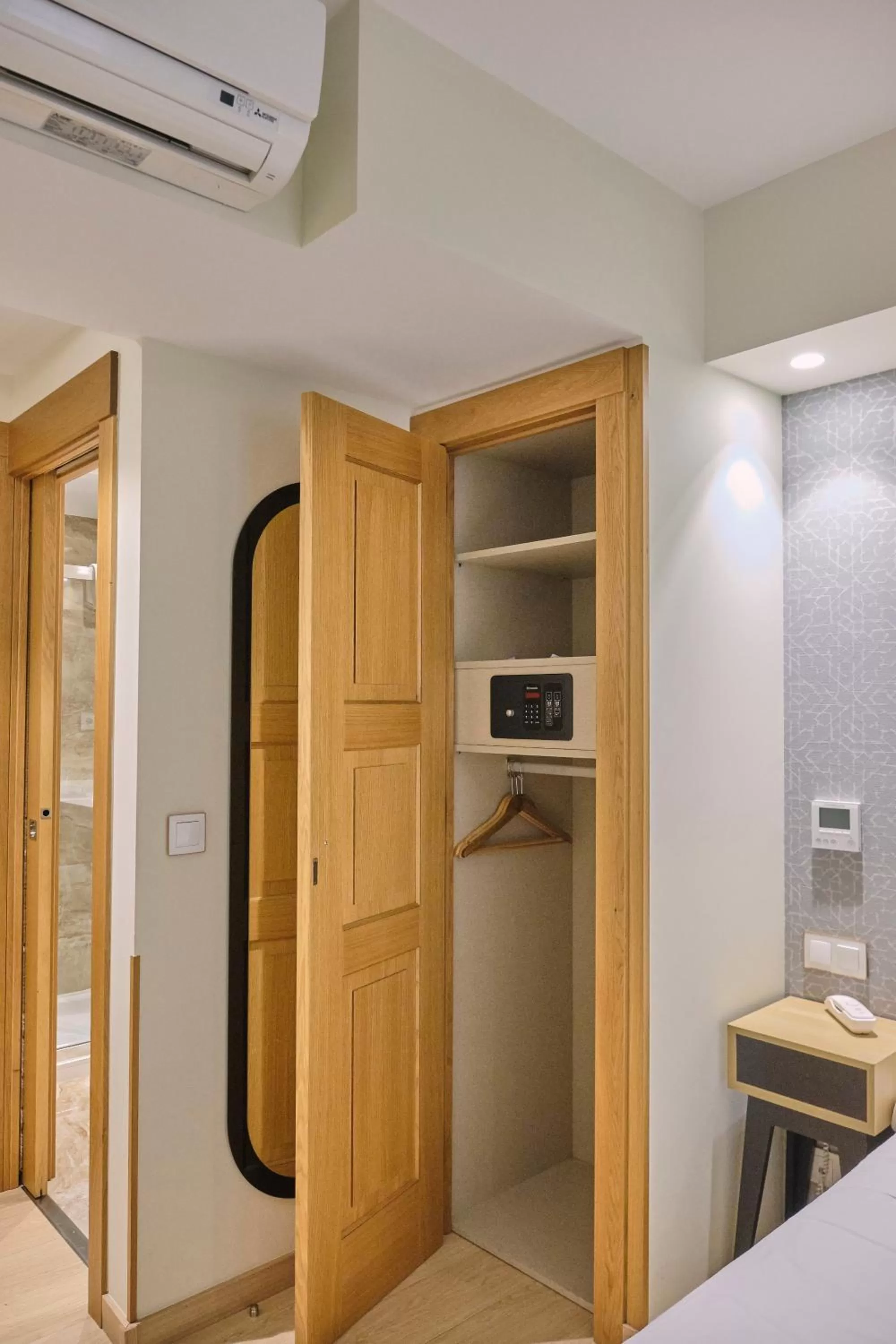 safe, Bed in Hotel Praza Quintana