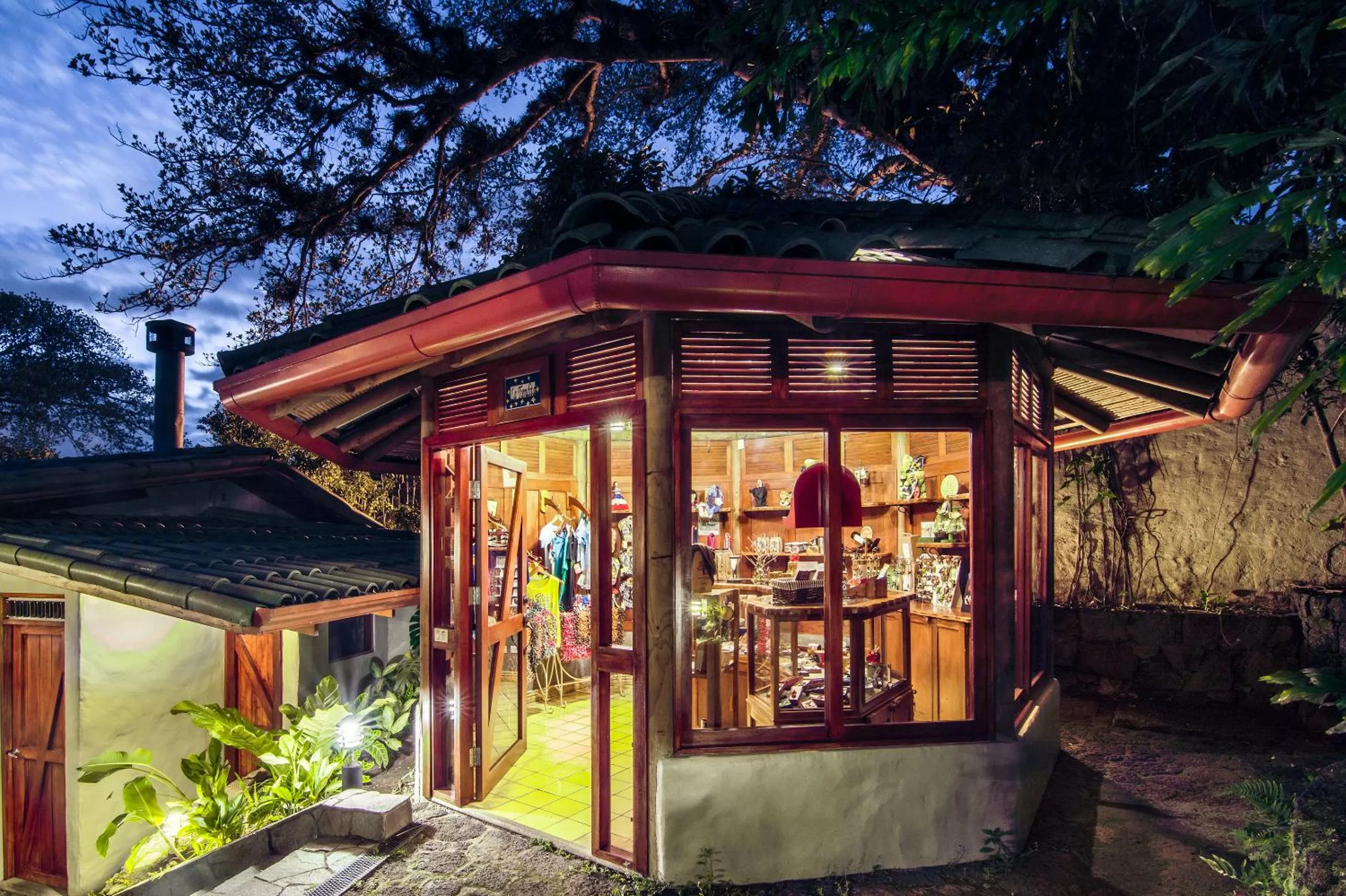 On-site shops in Finca Rosa Blanca Coffee Farm and Inn