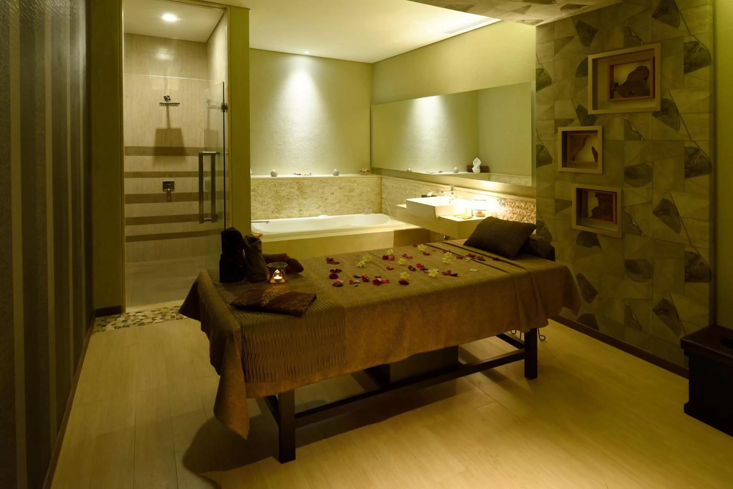 Spa and wellness centre/facilities in Holiday Inn Cikarang Jababeka by IHG