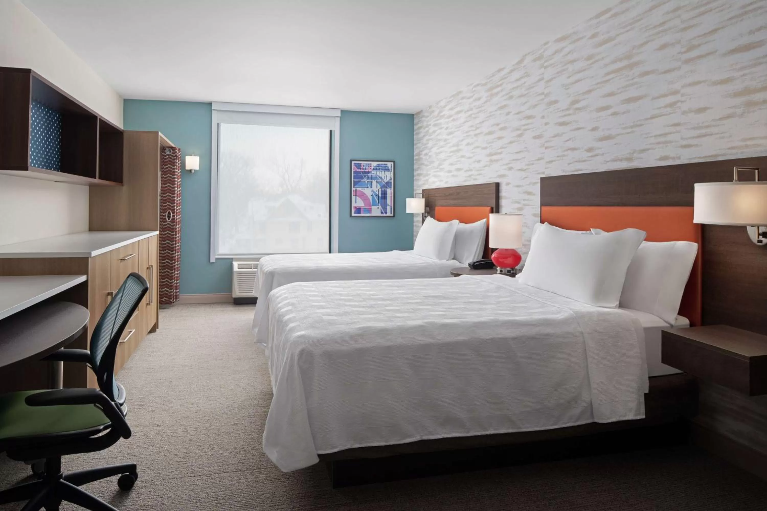 Bedroom, Bed in Home2 Suites by Hilton Des Moines at Drake University