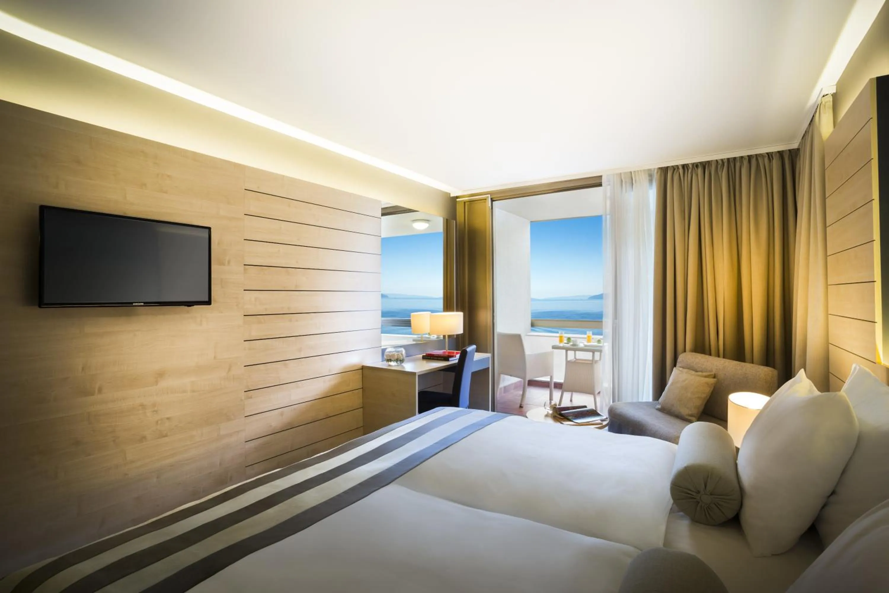 Bedroom, Bed in Hotel Excelsior - Liburnia