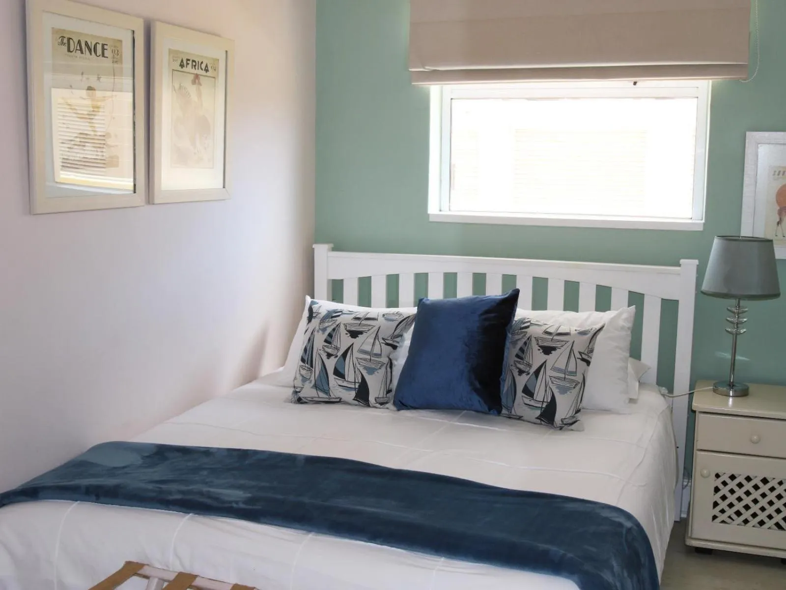 Bed in Dolphin Inn Guesthouse