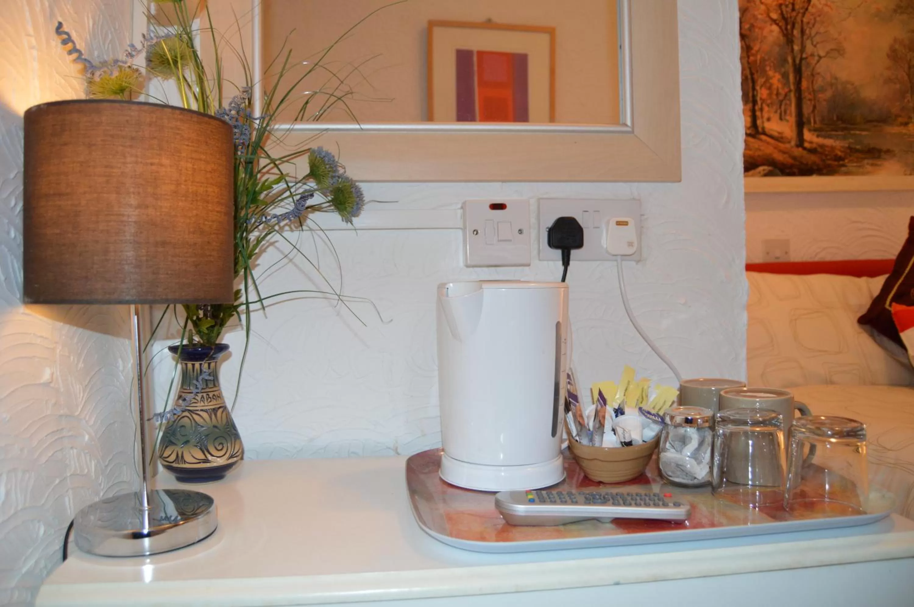 Coffee/tea facilities in Wilsons Hotel - Blackpool Tower View