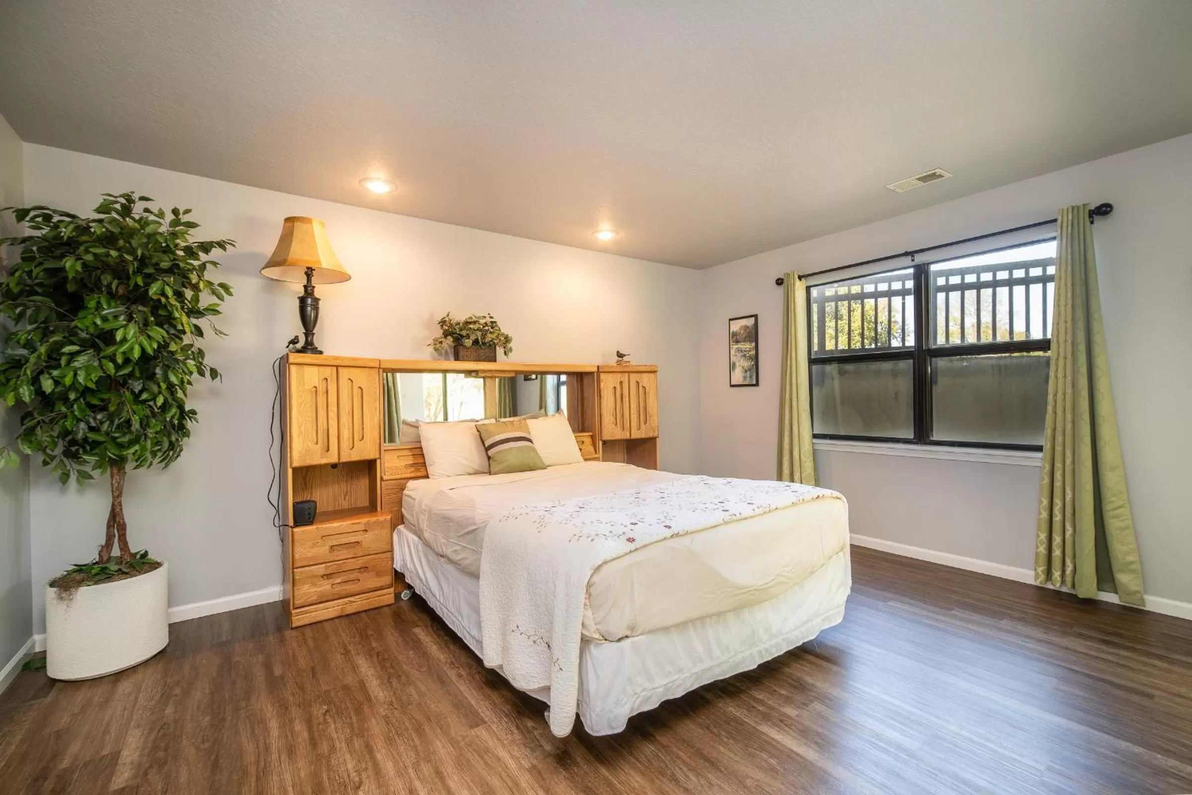 Bed in Pointe Royale Golf Resort