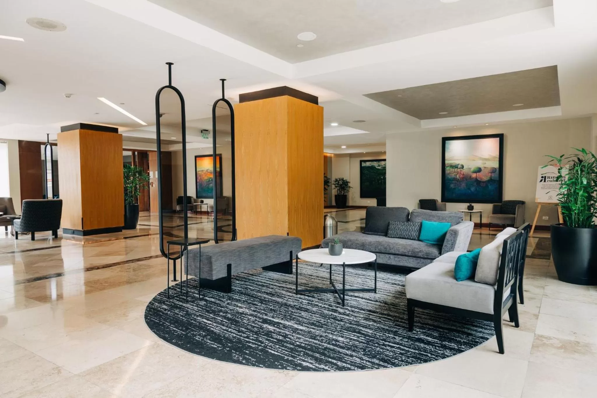 Lobby or reception in Hilton San Salvador