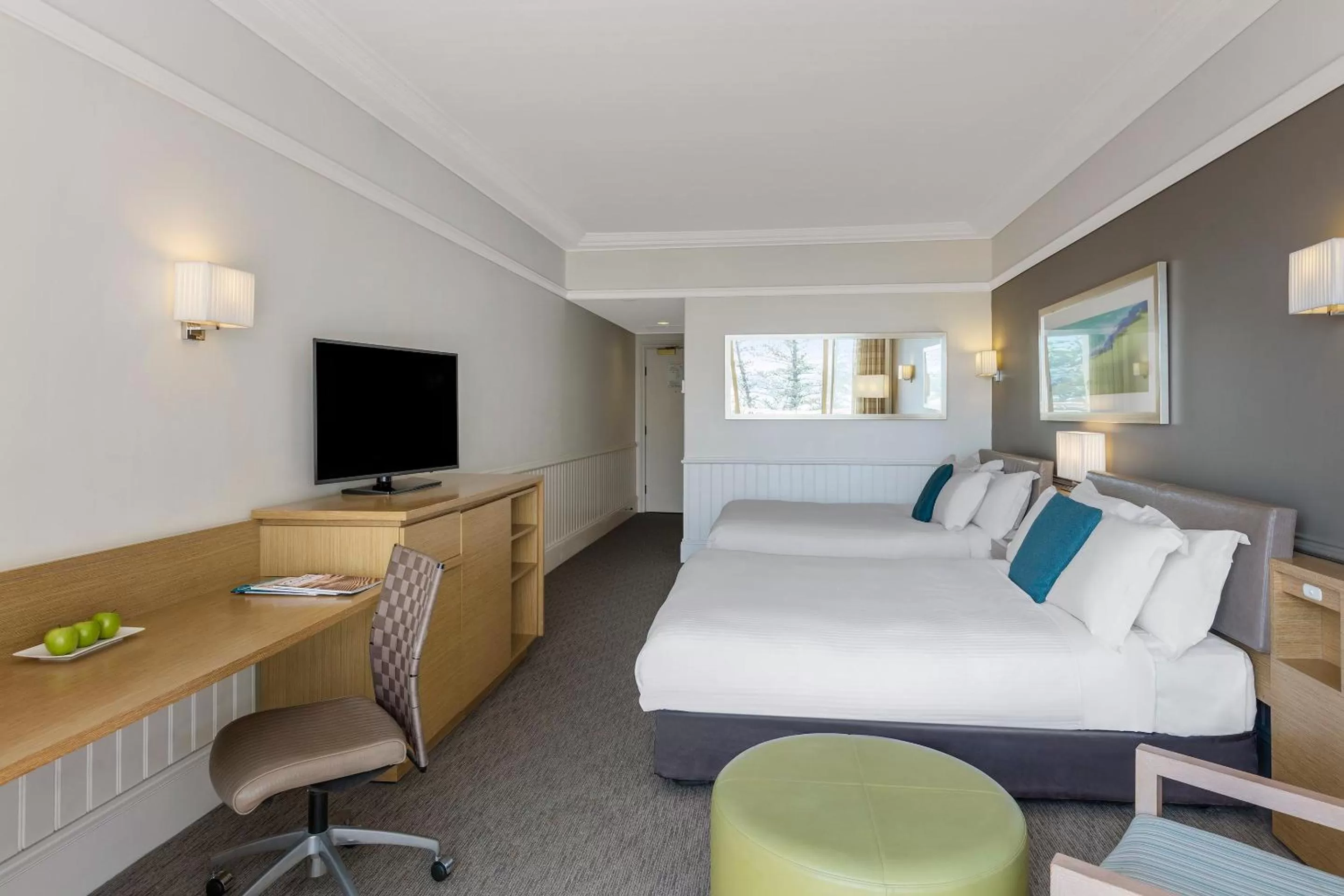 Photo of the whole room, Bed in Crowne Plaza Terrigal Pacific by IHG