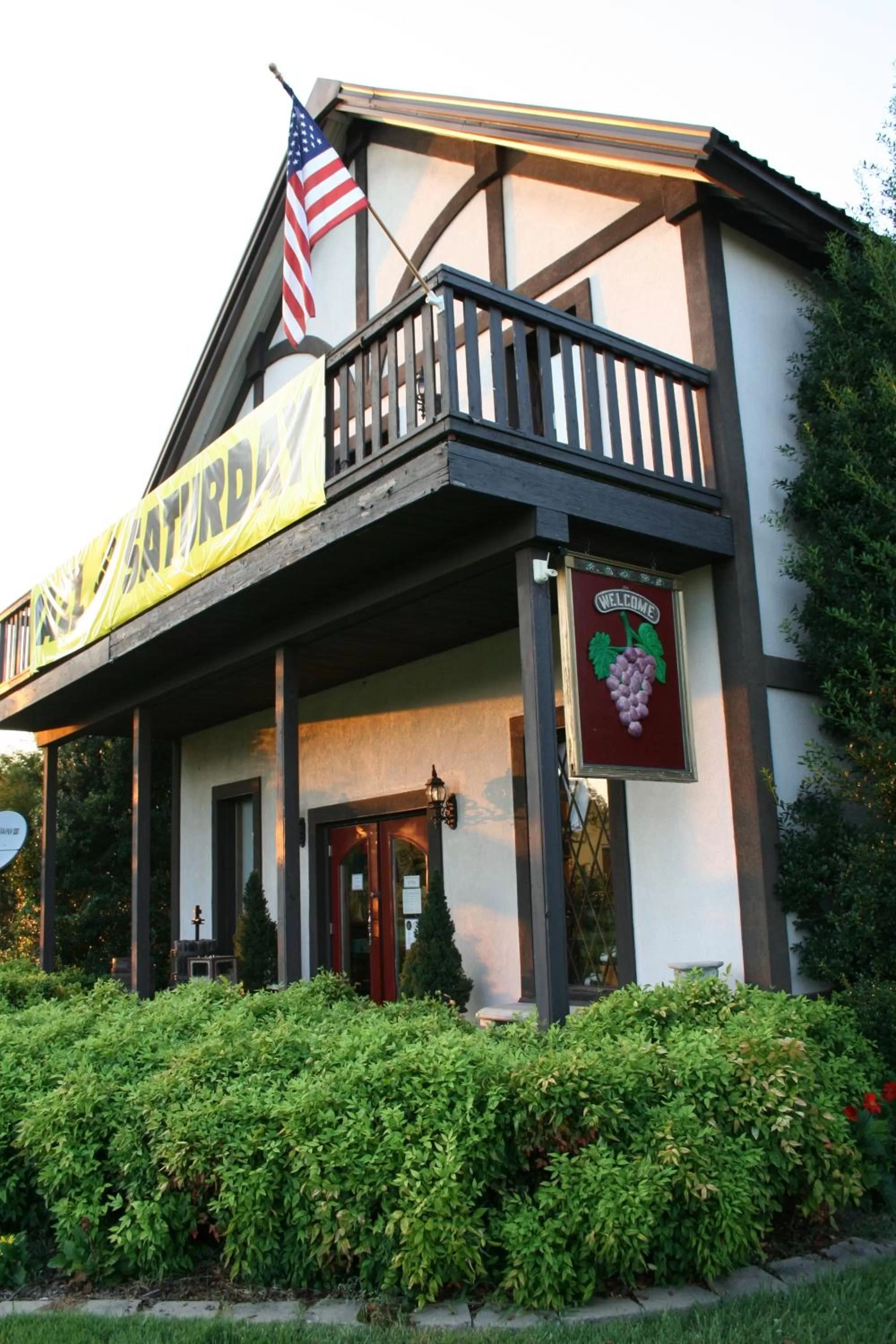 Nearby landmark in Country Inn & Suites by Radisson, Clarksville, TN