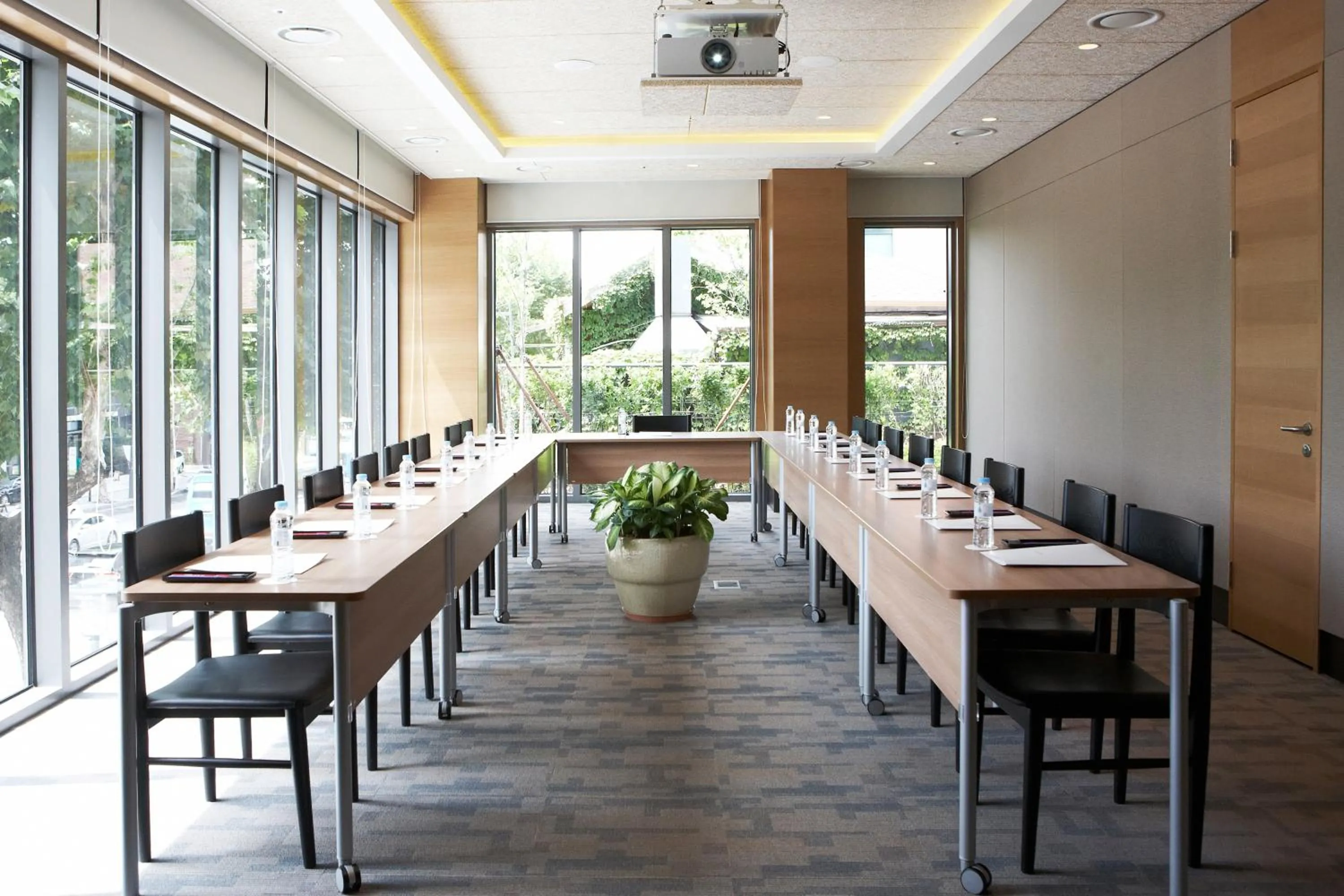 Meeting/conference room in Mayplace Hotel