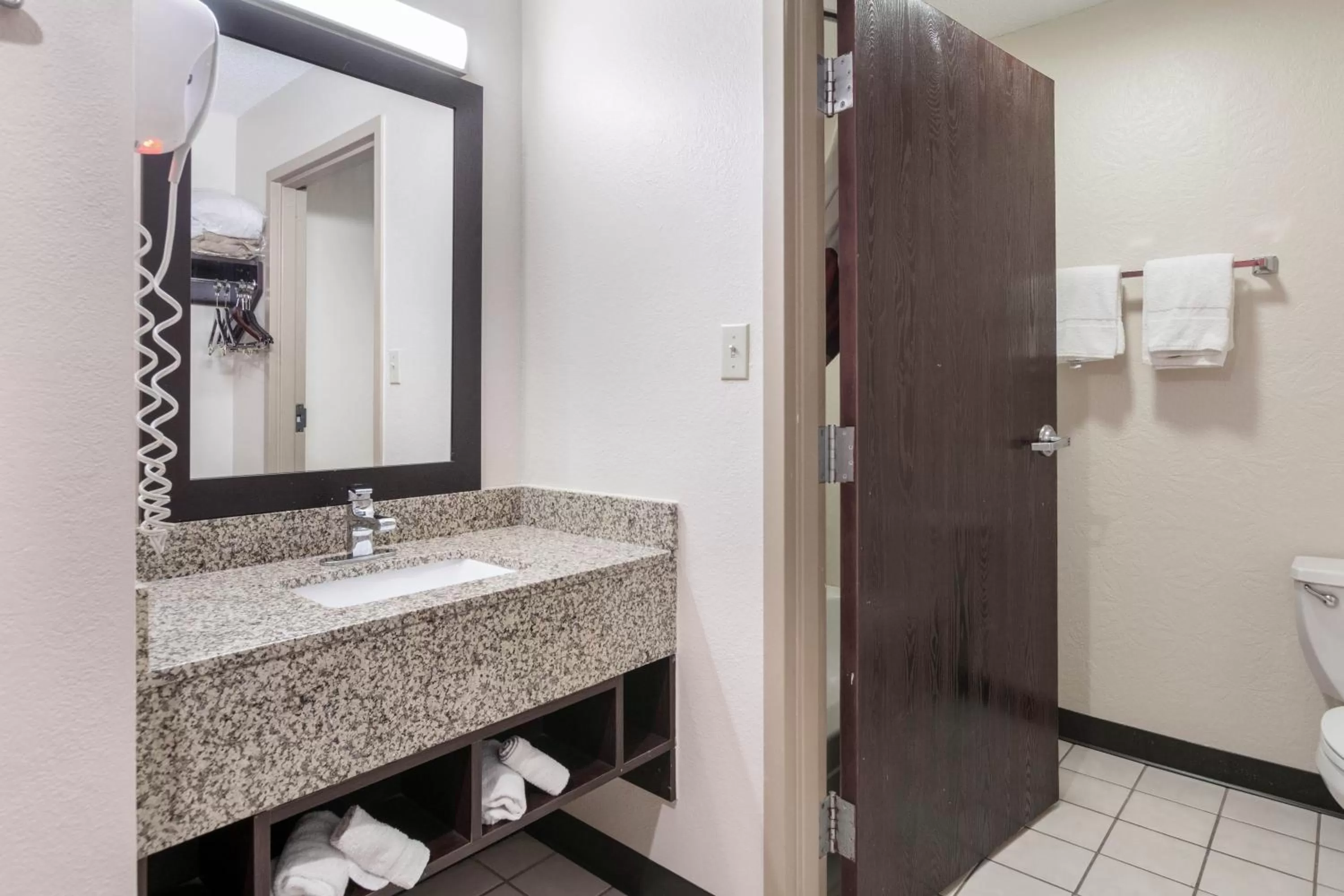 Bathroom in Red Roof Inn Richmond, KY