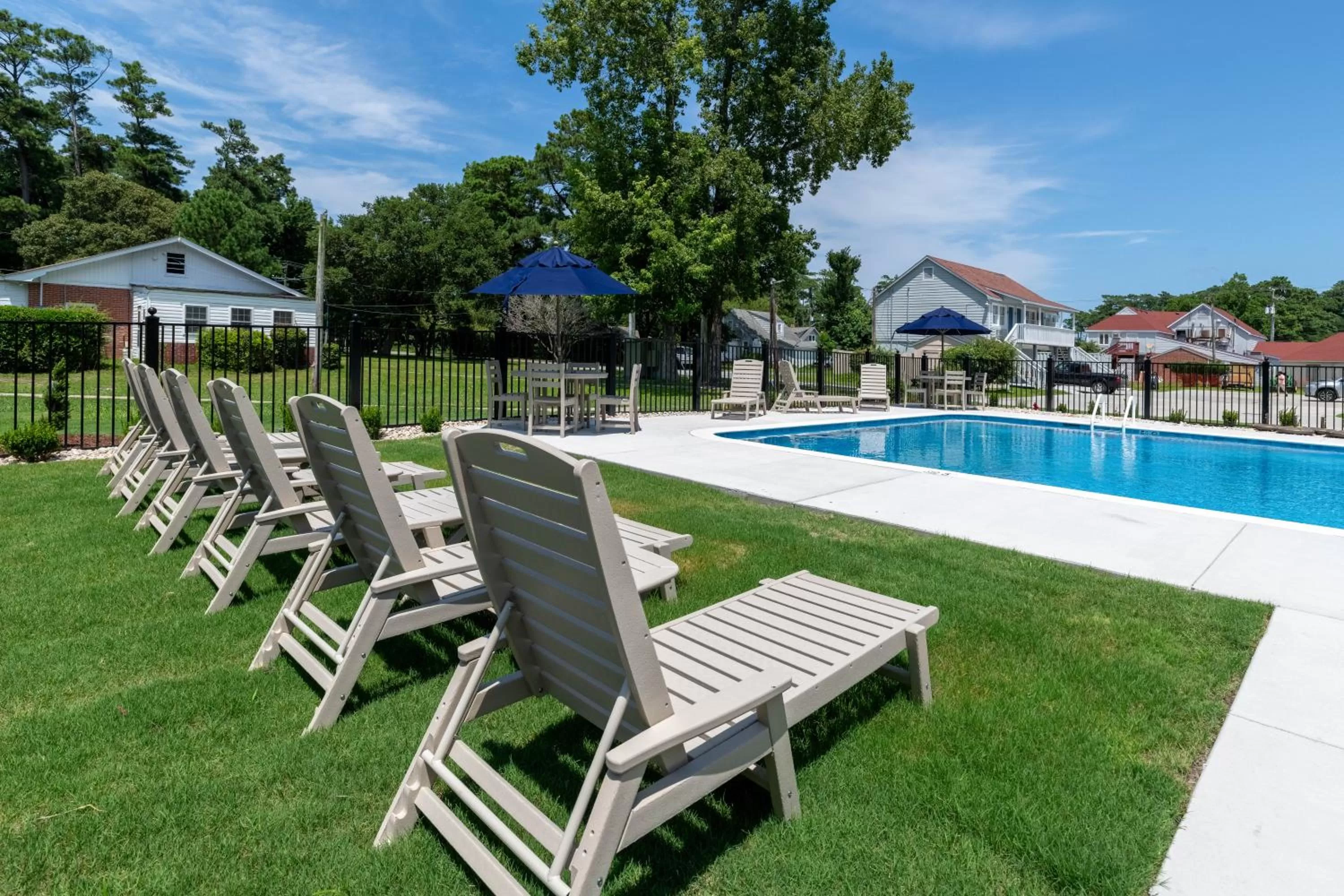 Swimming pool in Hotel Manteo, Trademark Collection by Wyndham