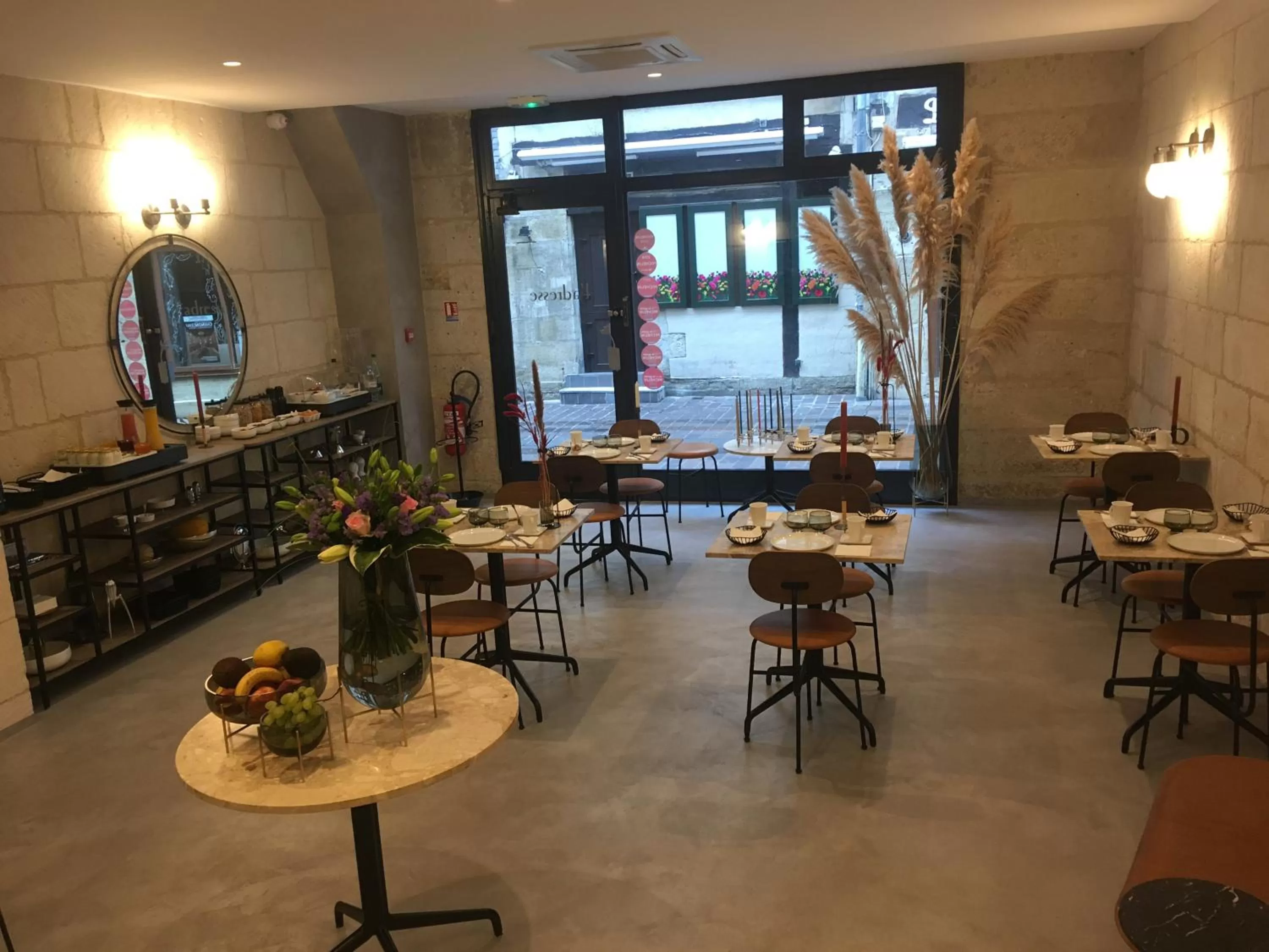 Restaurant/places to eat in Hôtel L'Adresse