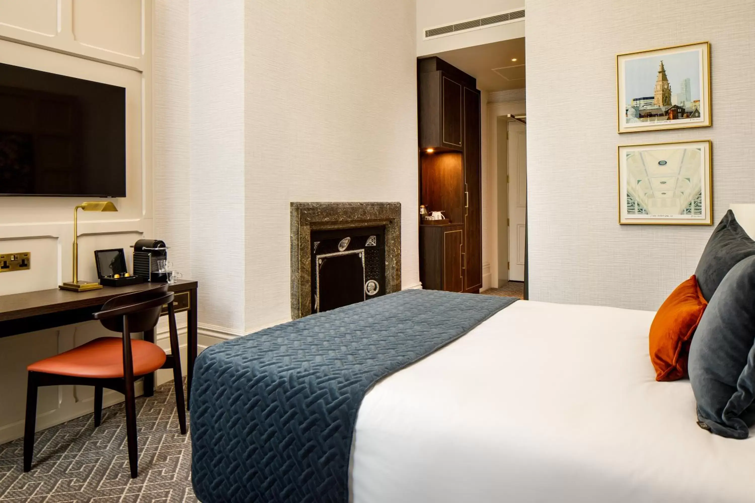 Superior King Room in The Municipal Hotel Liverpool - MGallery Superior King Room in The Municipal Hotel Liverpool - MGallery