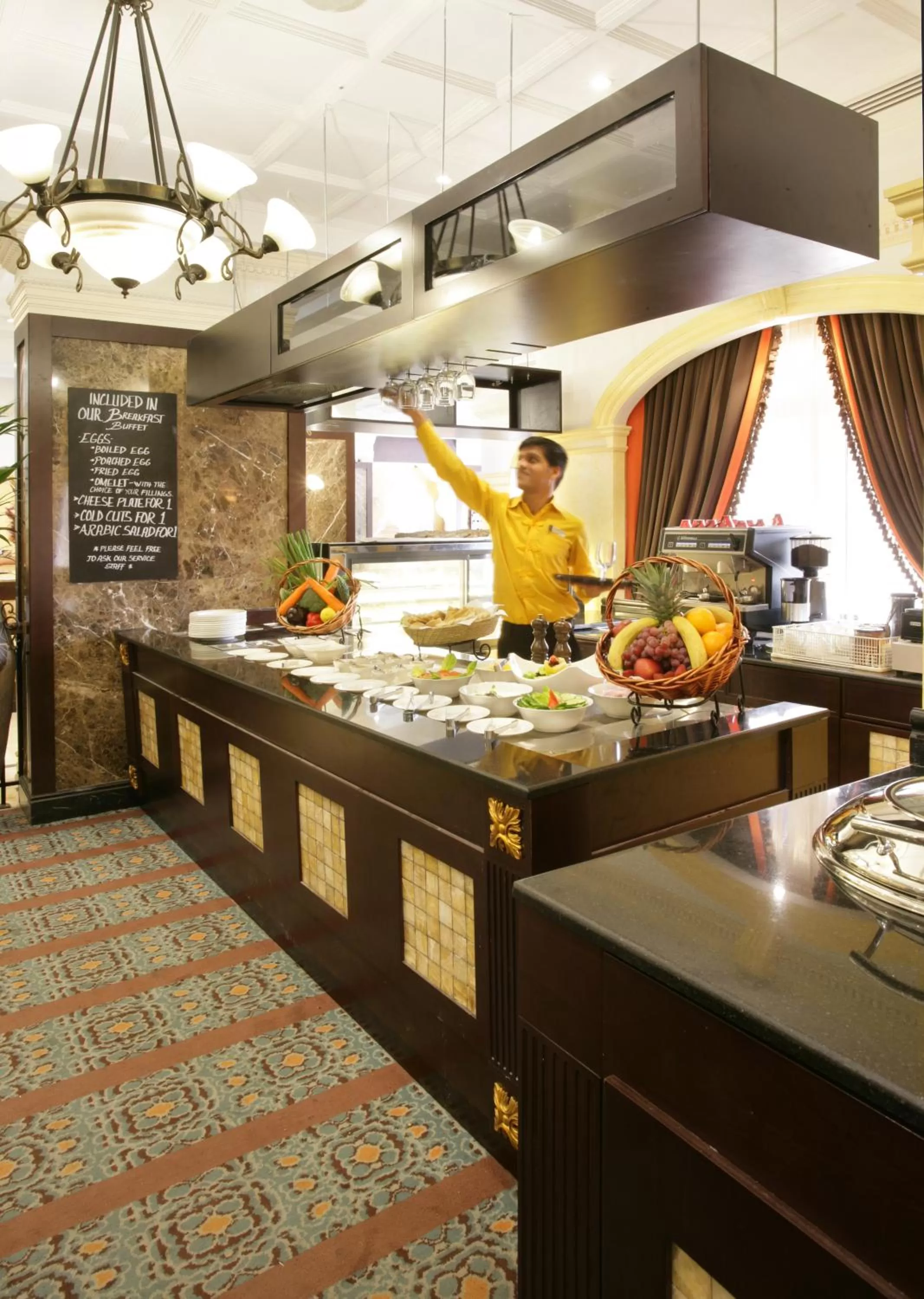 Food and drinks in Chelsea Plaza Hotel