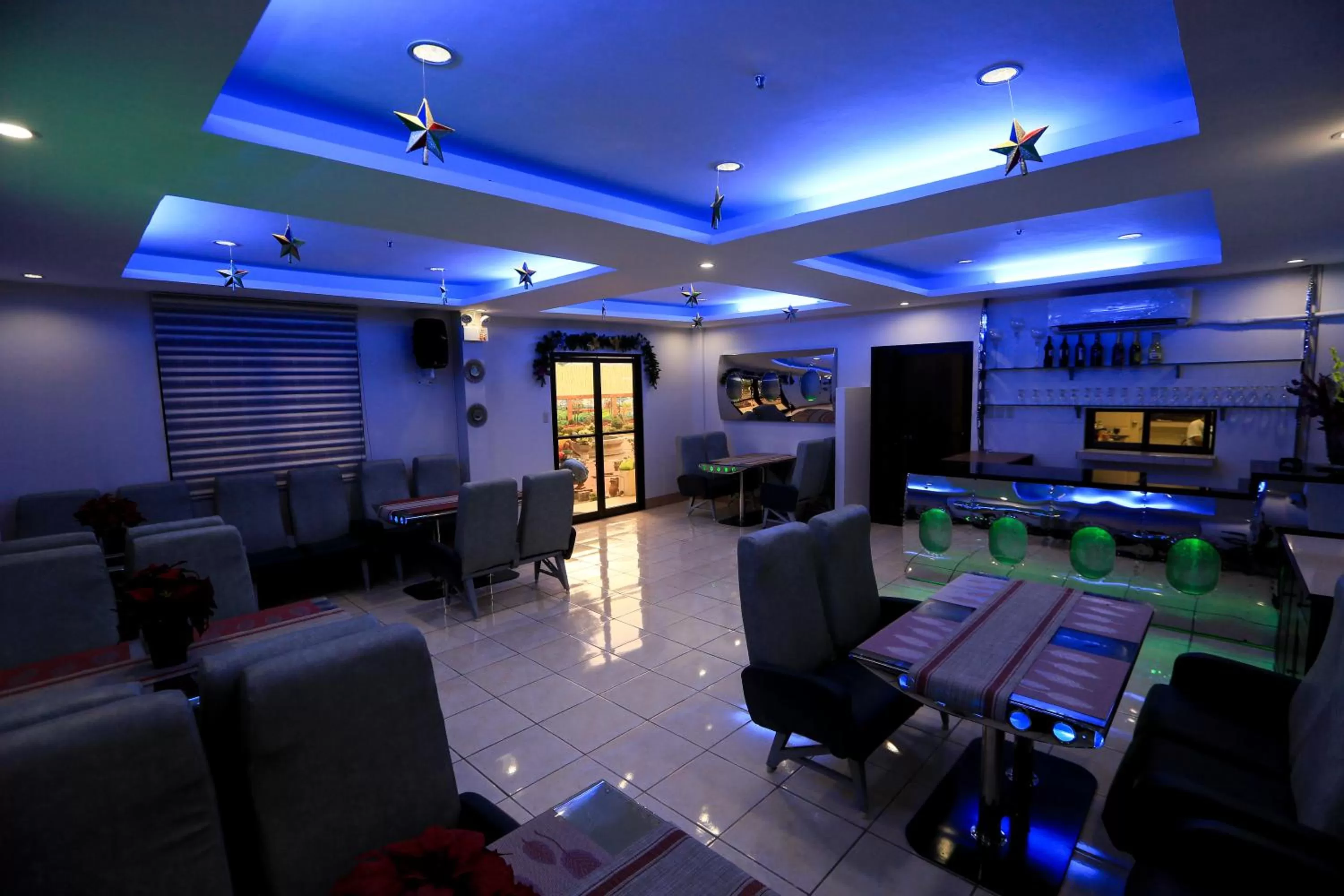 Restaurant/places to eat in Aerostop Hotel and Restaurant