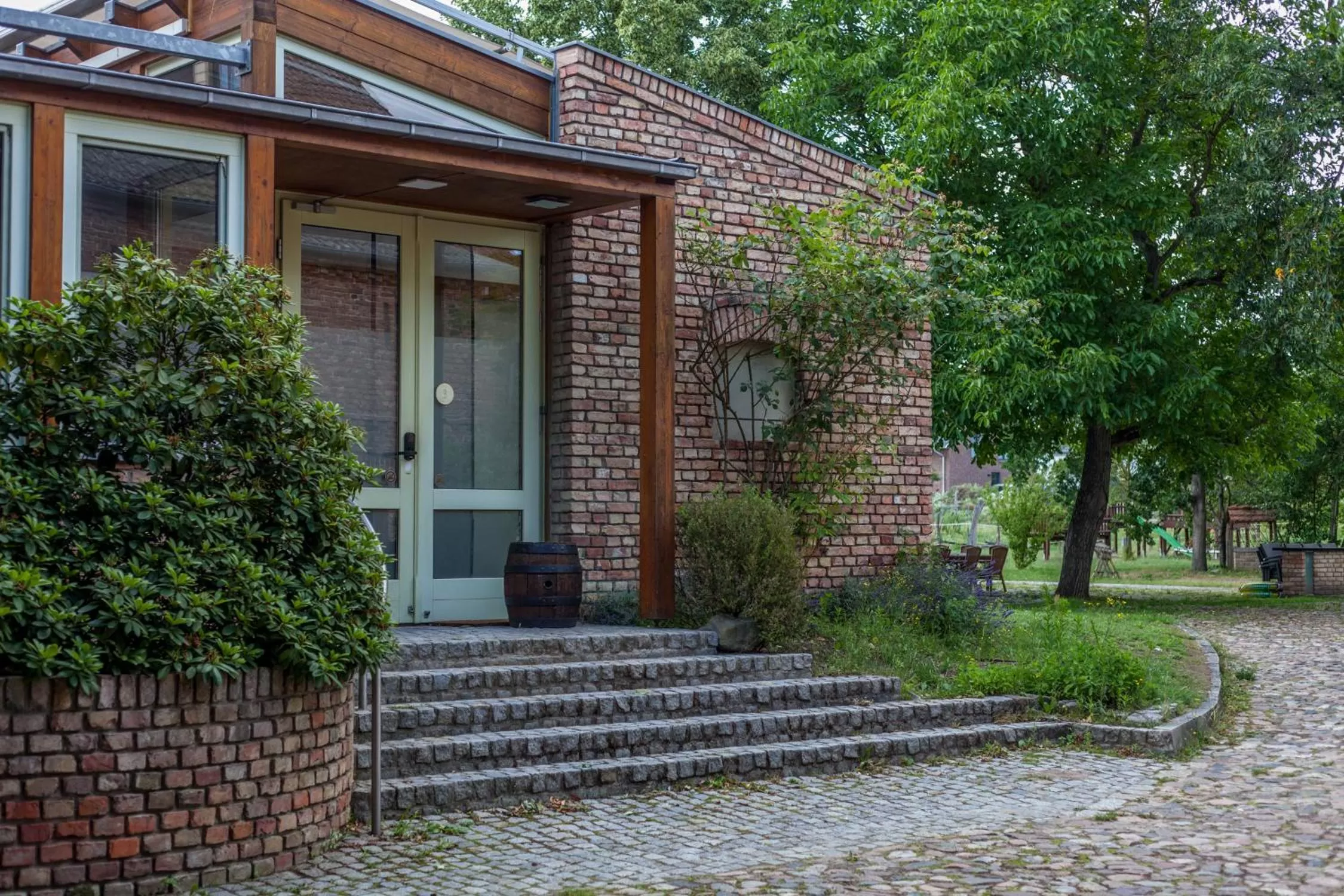 Property building in Hotel Zur Linde Dein Self Check In