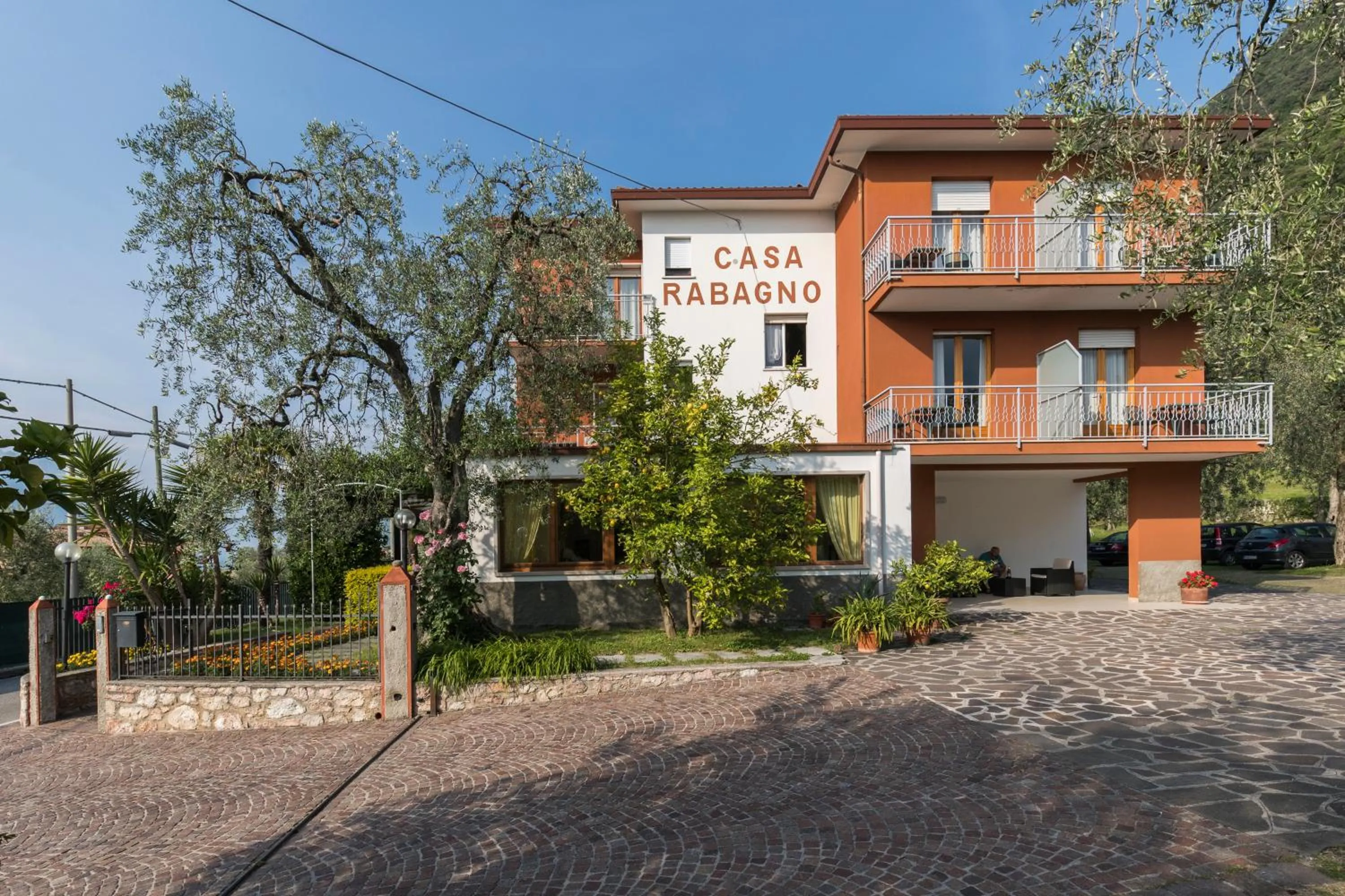 Facade/entrance in Garnì Casa Rabagno