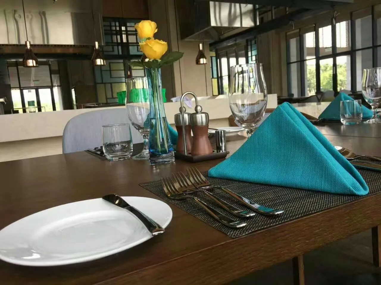 Restaurant/places to eat in Pullman Zhouzhuang