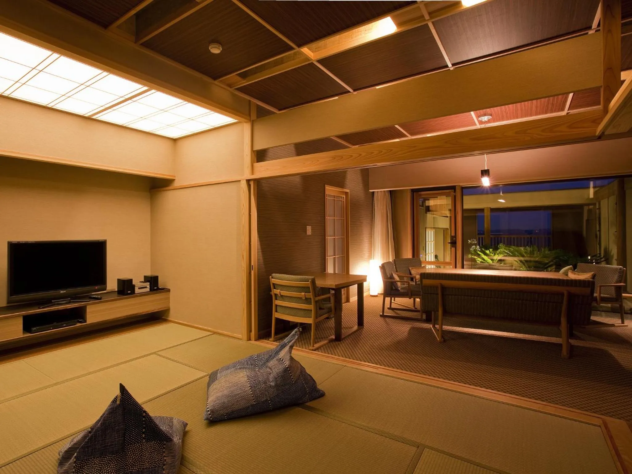 TV and multimedia in Hotel New Awaji