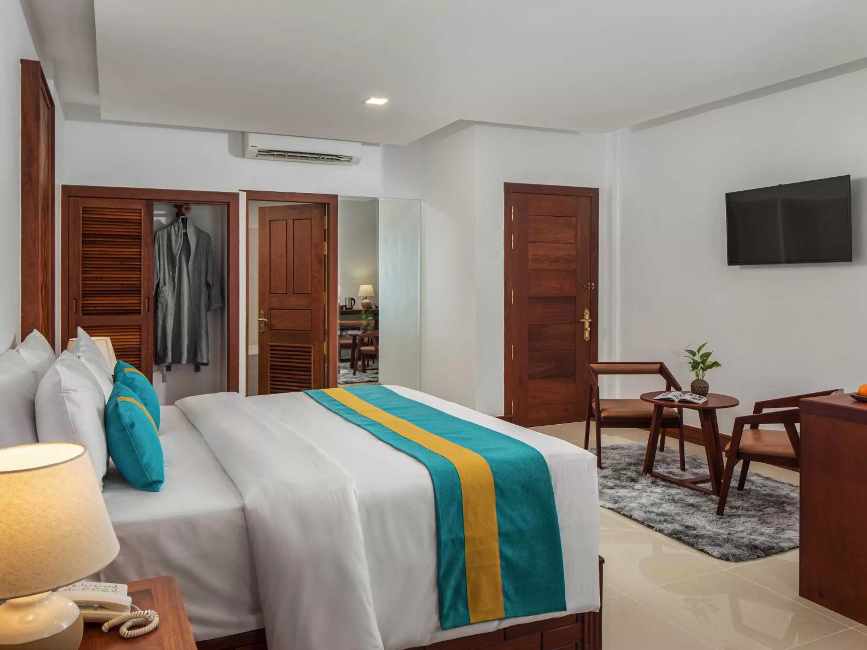 Bedroom in Homewood Hotel