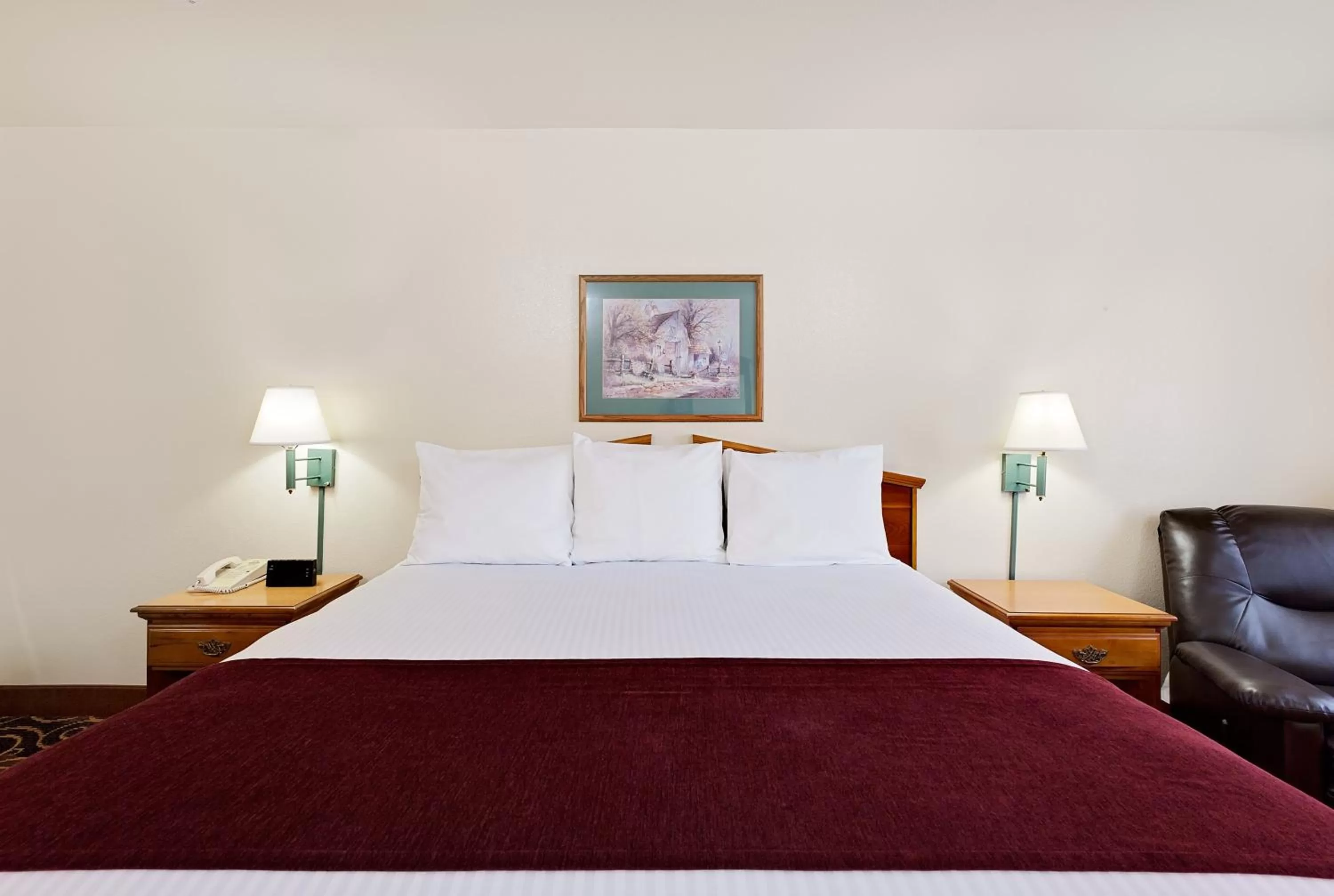 Photo of the whole room, Bed in Days Inn by Wyndham San Angelo