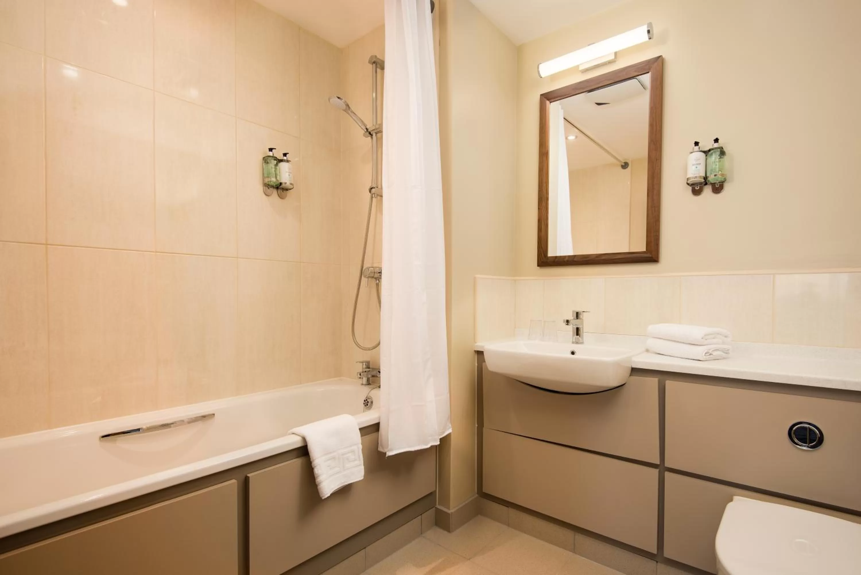 Bathroom in The Black Swan - The Inn Collection Group