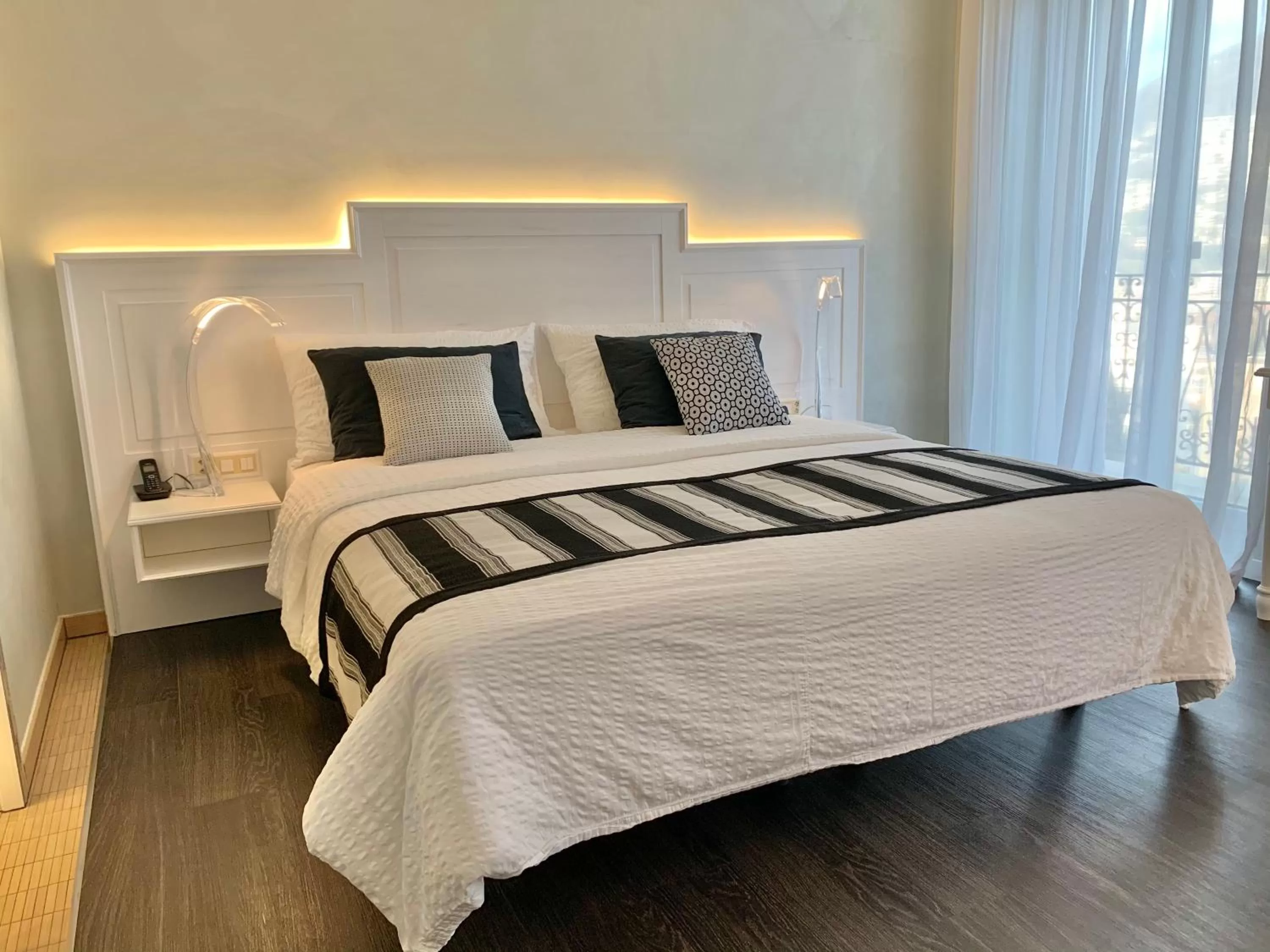 Bed in Continental Parkhotel