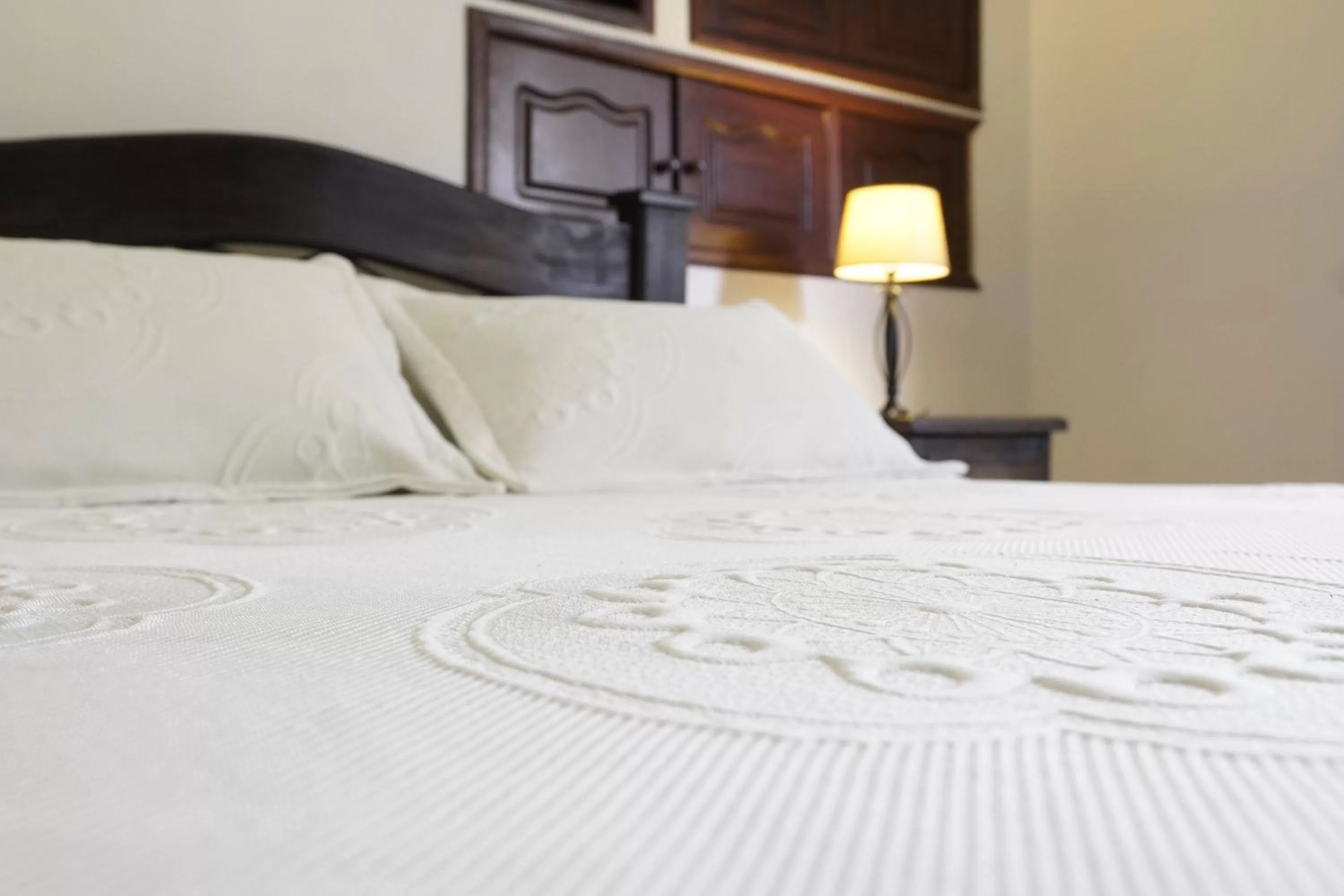 Bedroom, Bed in Hotel Chalet El Castillo by Majuva