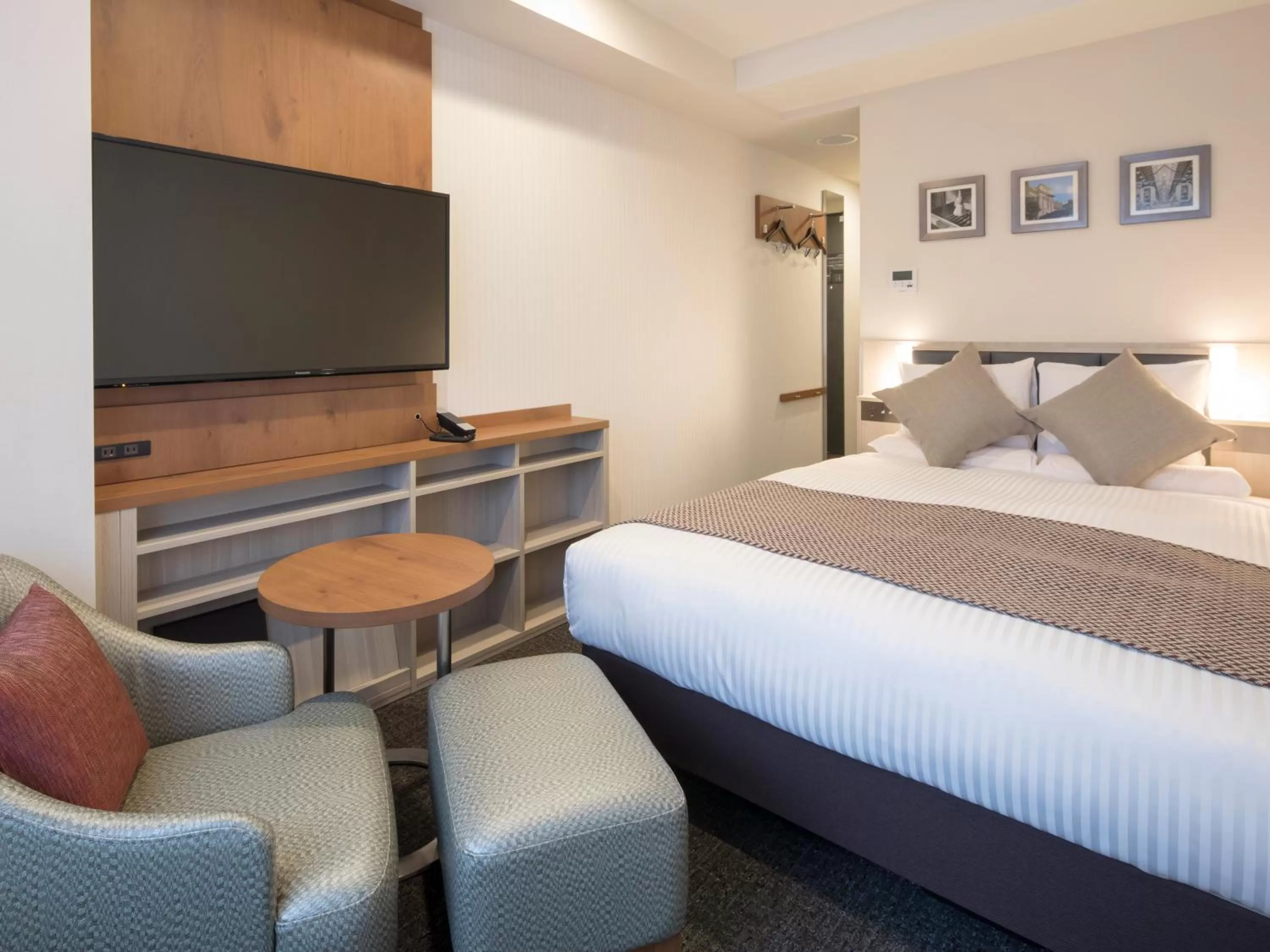 Photo of the whole room, Bed in HOTEL MYSTAYS Midosuji Honmachi