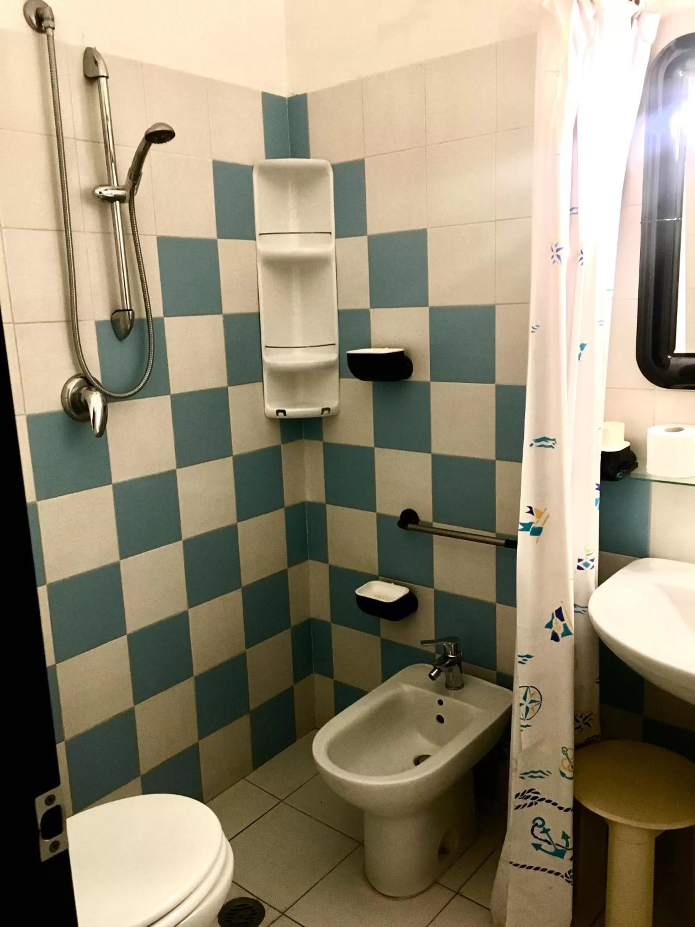 Shower in Hotel Letizia