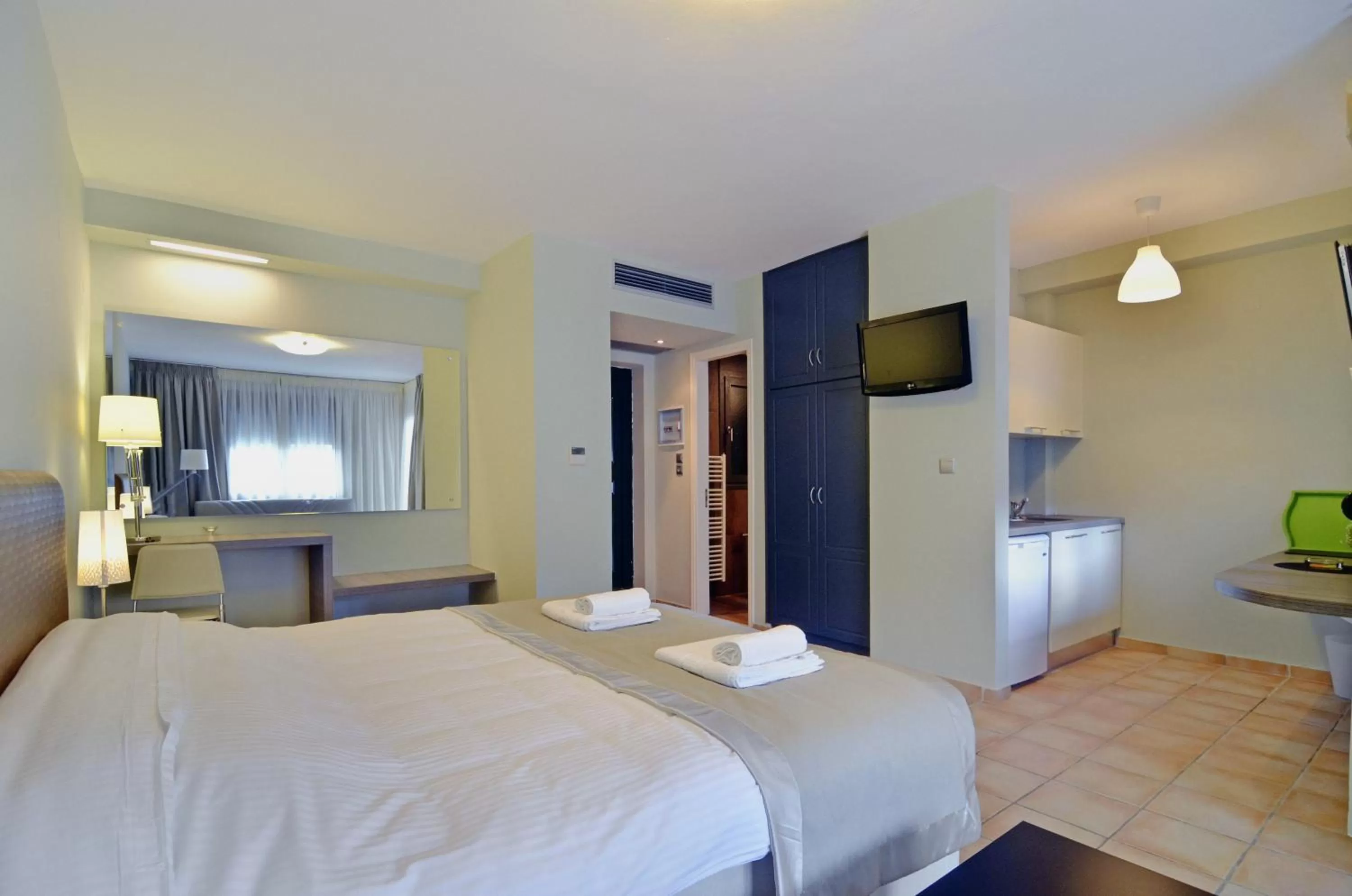 Photo of the whole room, Bed in Ellopia Point Hotel