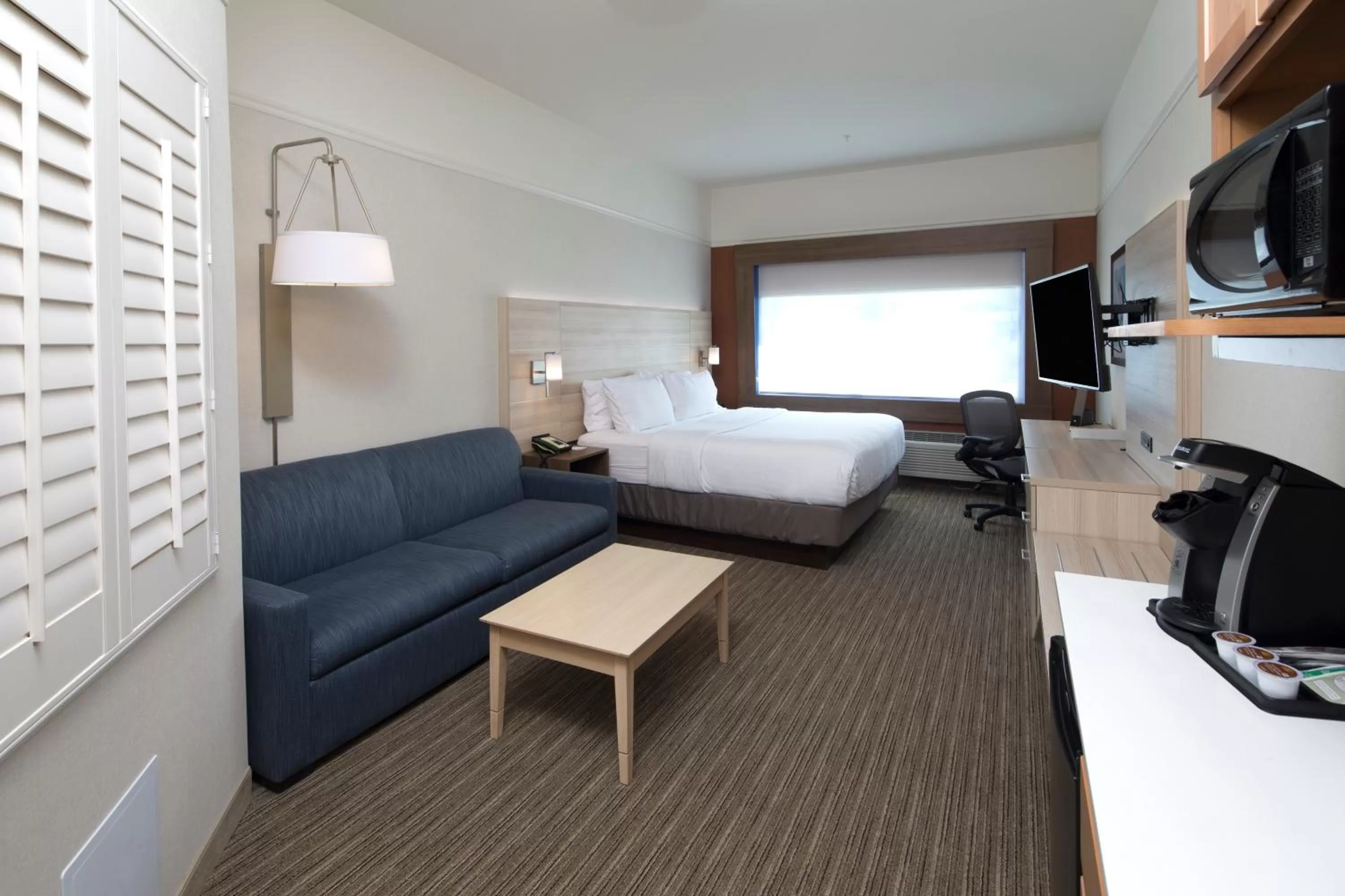 Bedroom, Bed in Holiday Inn Express & Suites - Portage by IHG