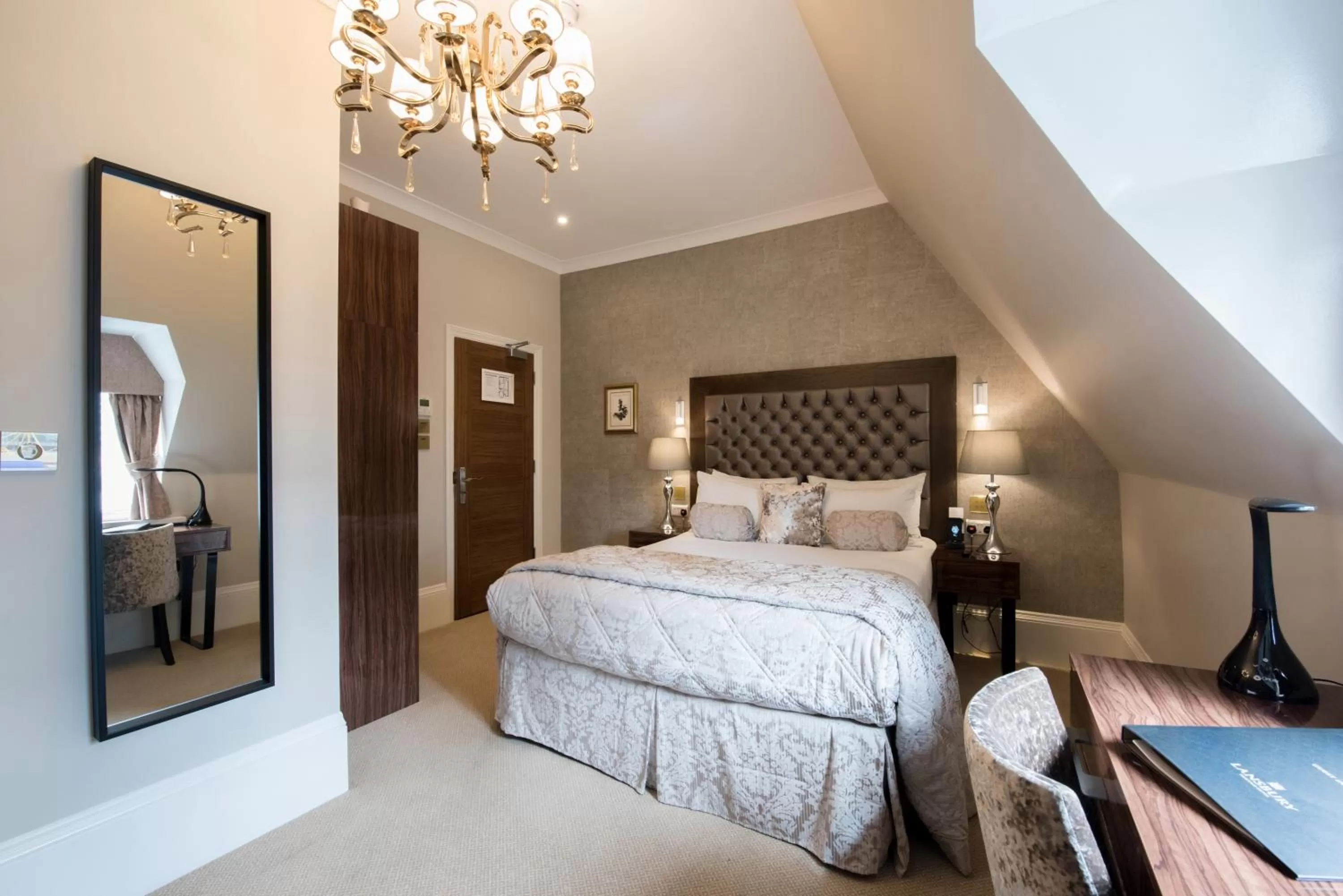 Bed in The Lansbury Heritage Hotel By Sunday - Canary Wharf London