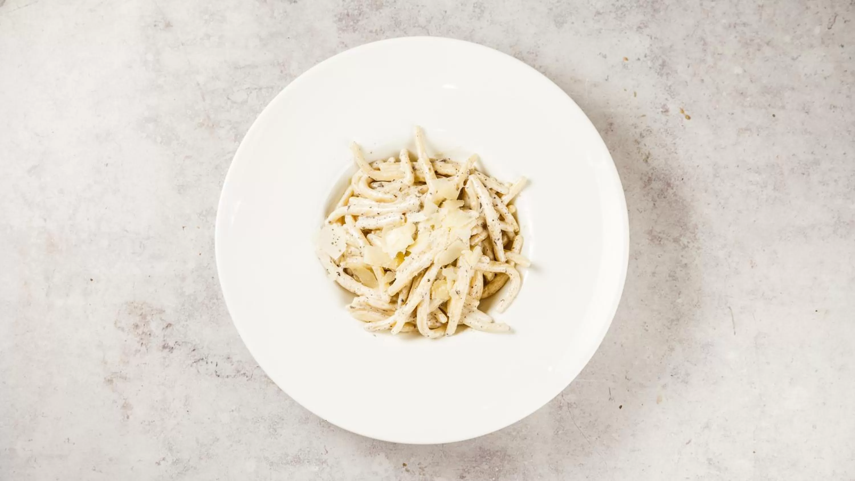 Restaurant/places to eat in Royal Airport Hotel