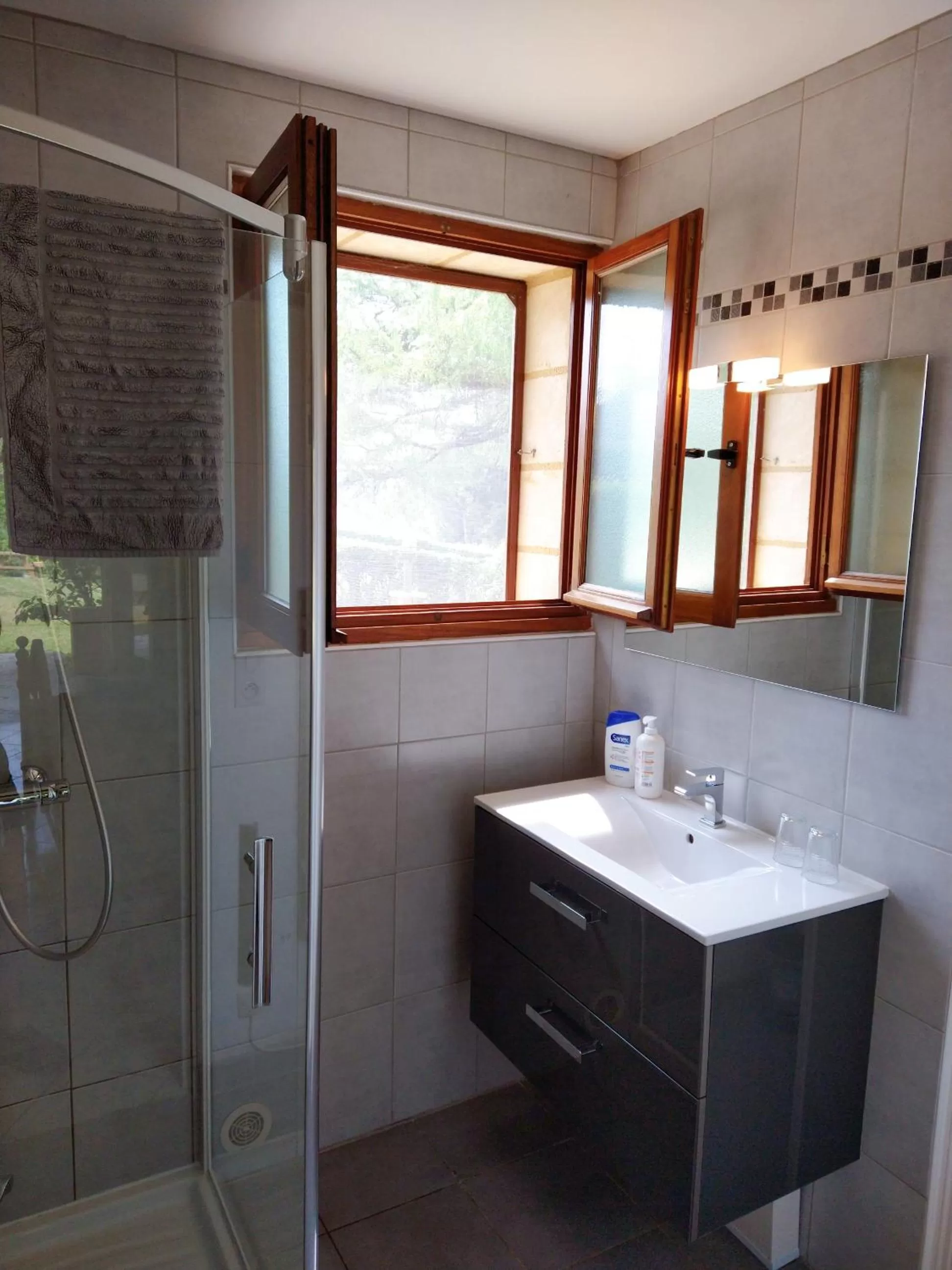 Bathroom in La Colline - Chambre d'hôtes - B&B