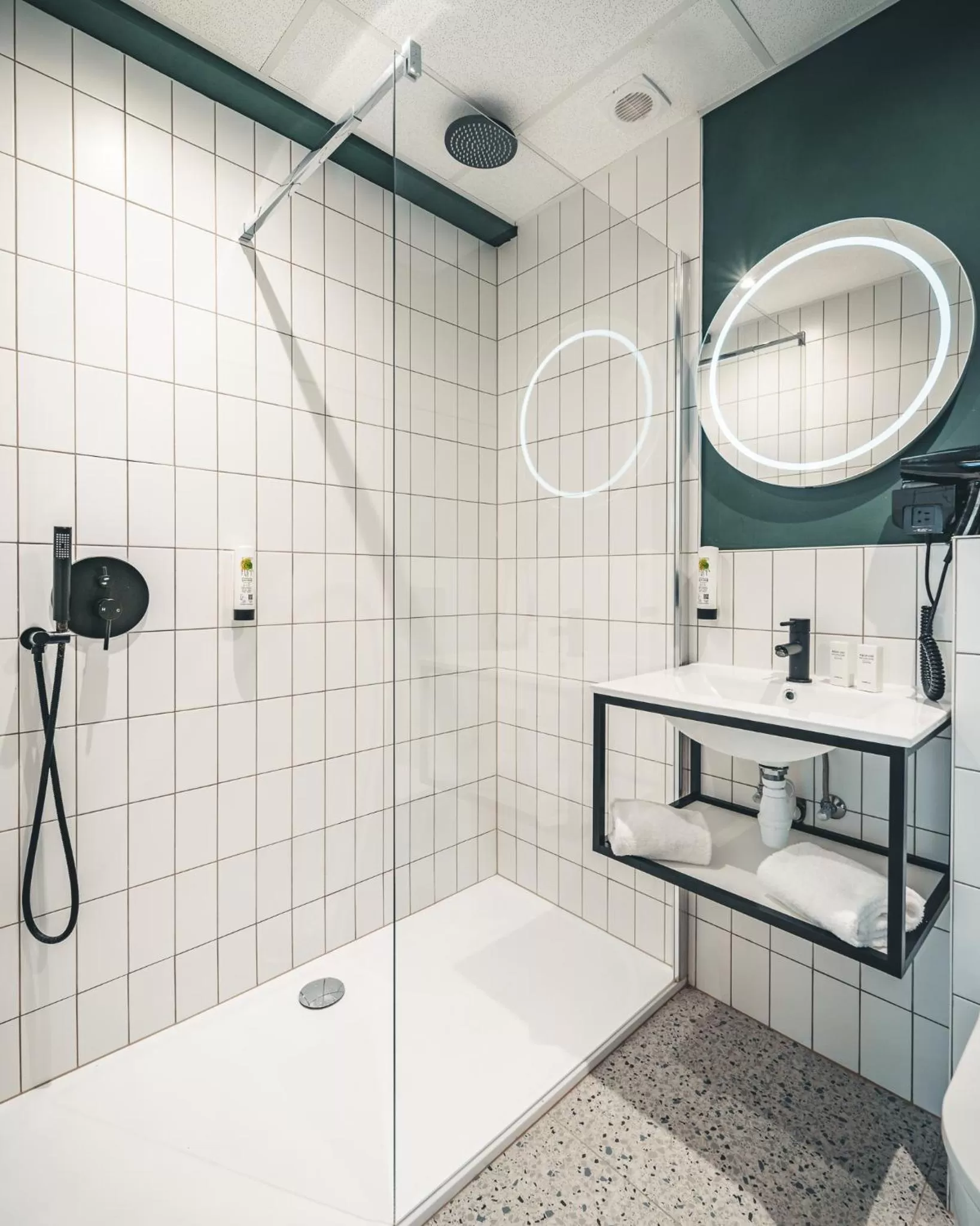 Bathroom in Prado Next Door