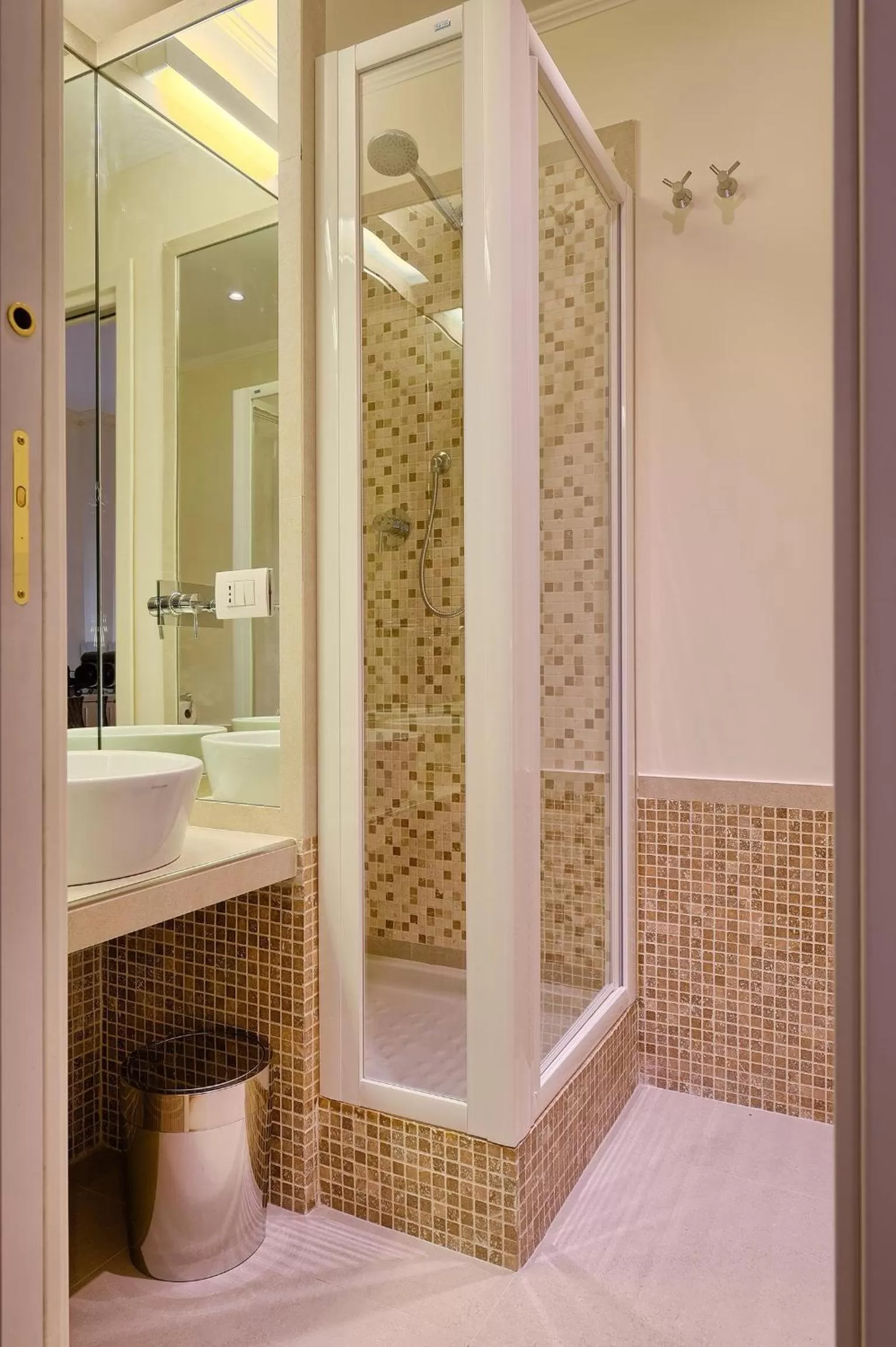 Bathroom in Polinari Rooms San Pietro Roma