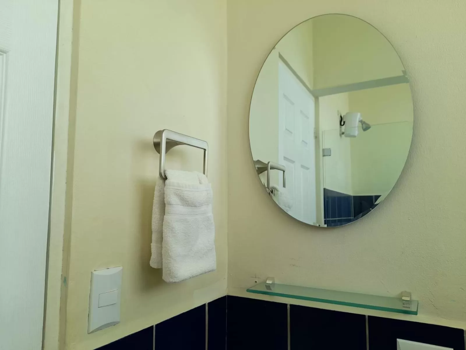 Bathroom in Zulu Surf Hotel Tamarindo