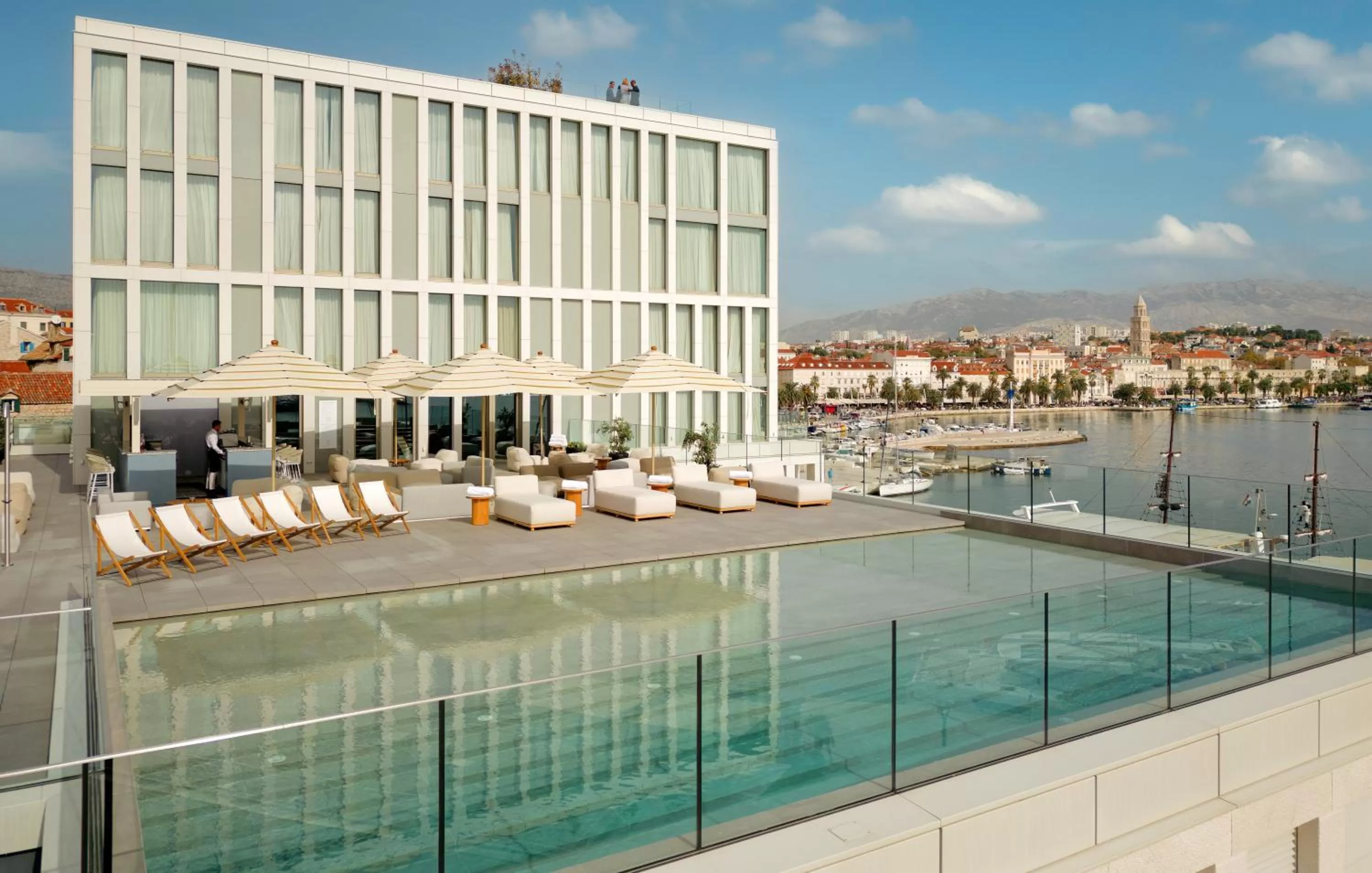 Property building in Hotel Ambasador