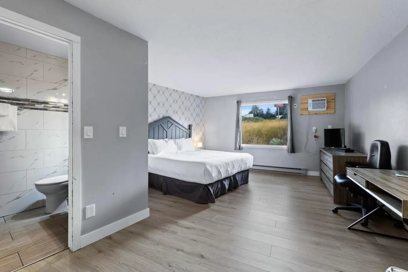 Photo of the whole room, Bed in The Vista Inn