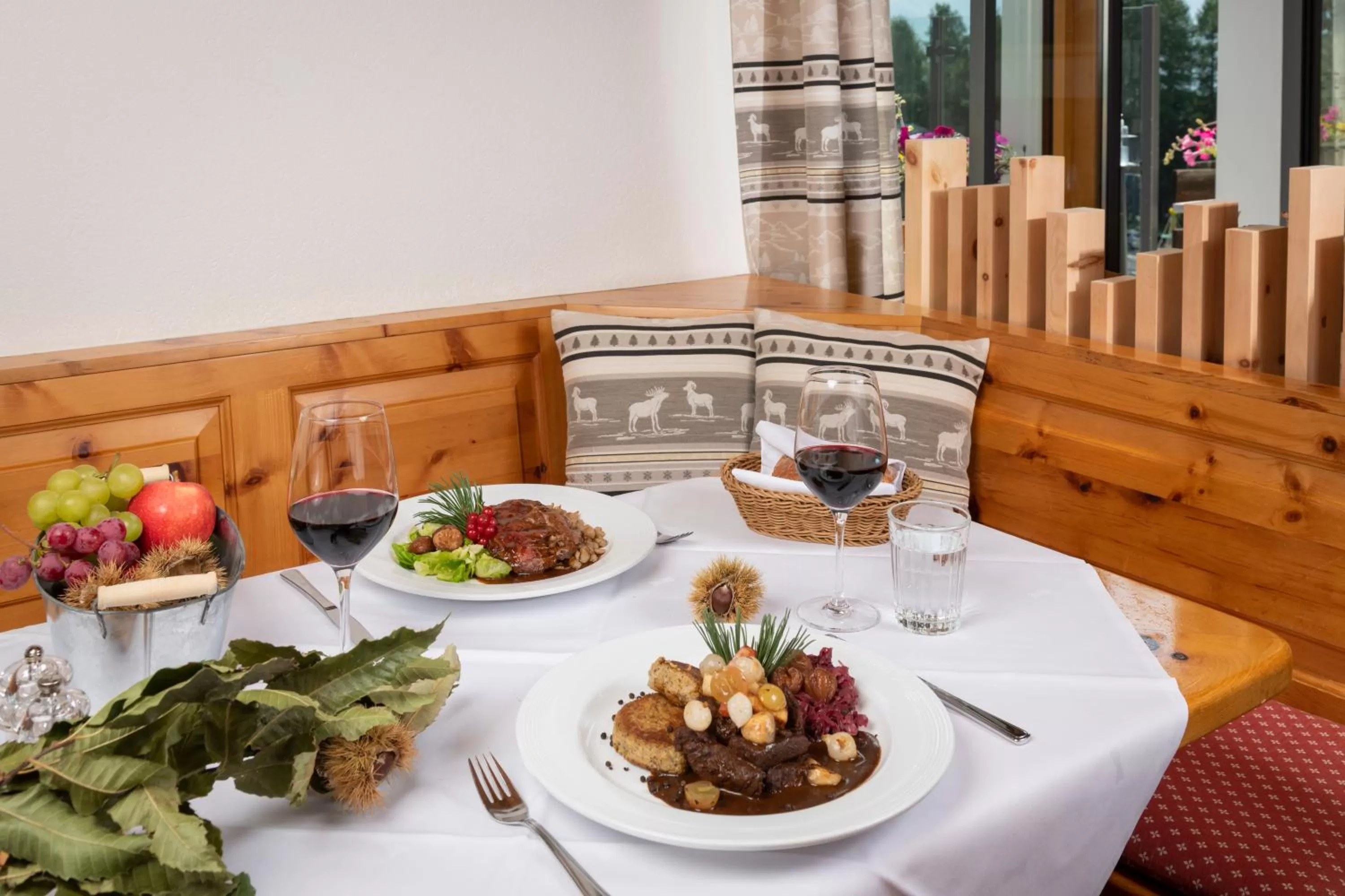 Restaurant/places to eat in Berghotel Randolins