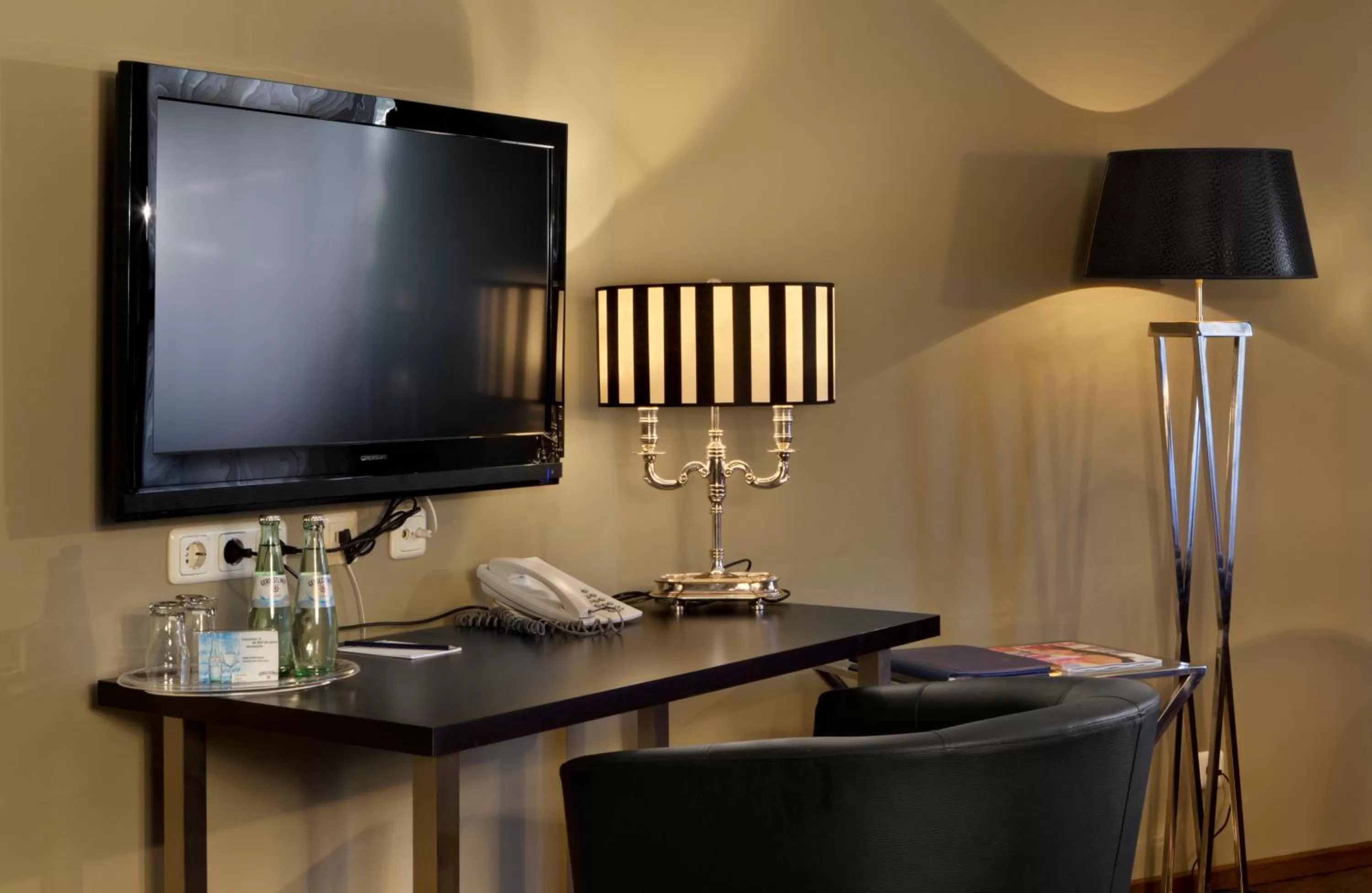 TV and multimedia in Tryp by Wyndham Luebeck Aquamarin