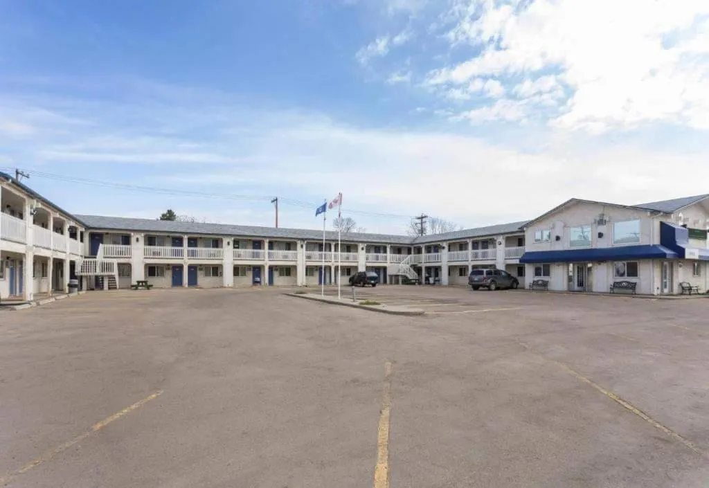 Motel Bo-Camrose, AB