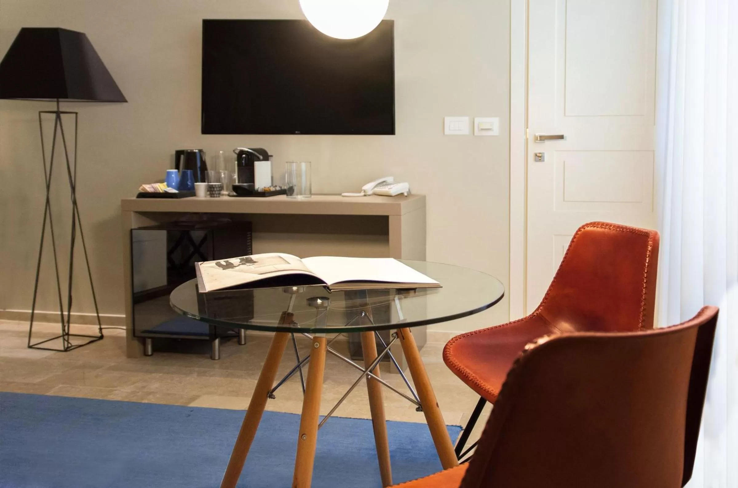 Coffee/tea facilities in CinqueSuites Ortigia