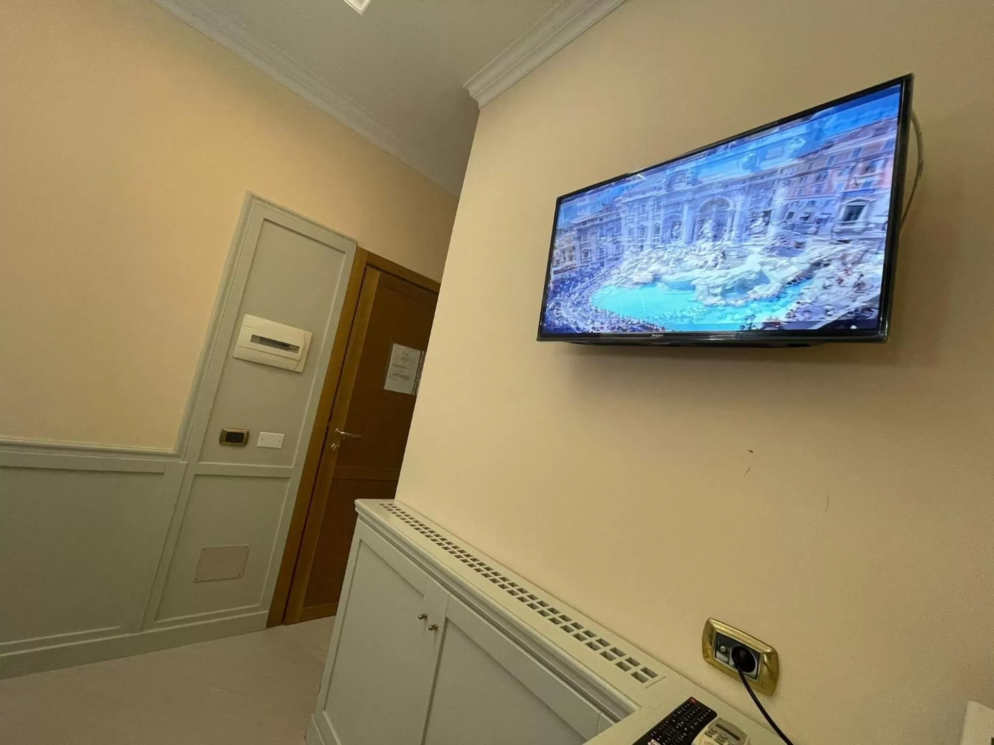 TV/Entertainment Center in relais monti guesthouse