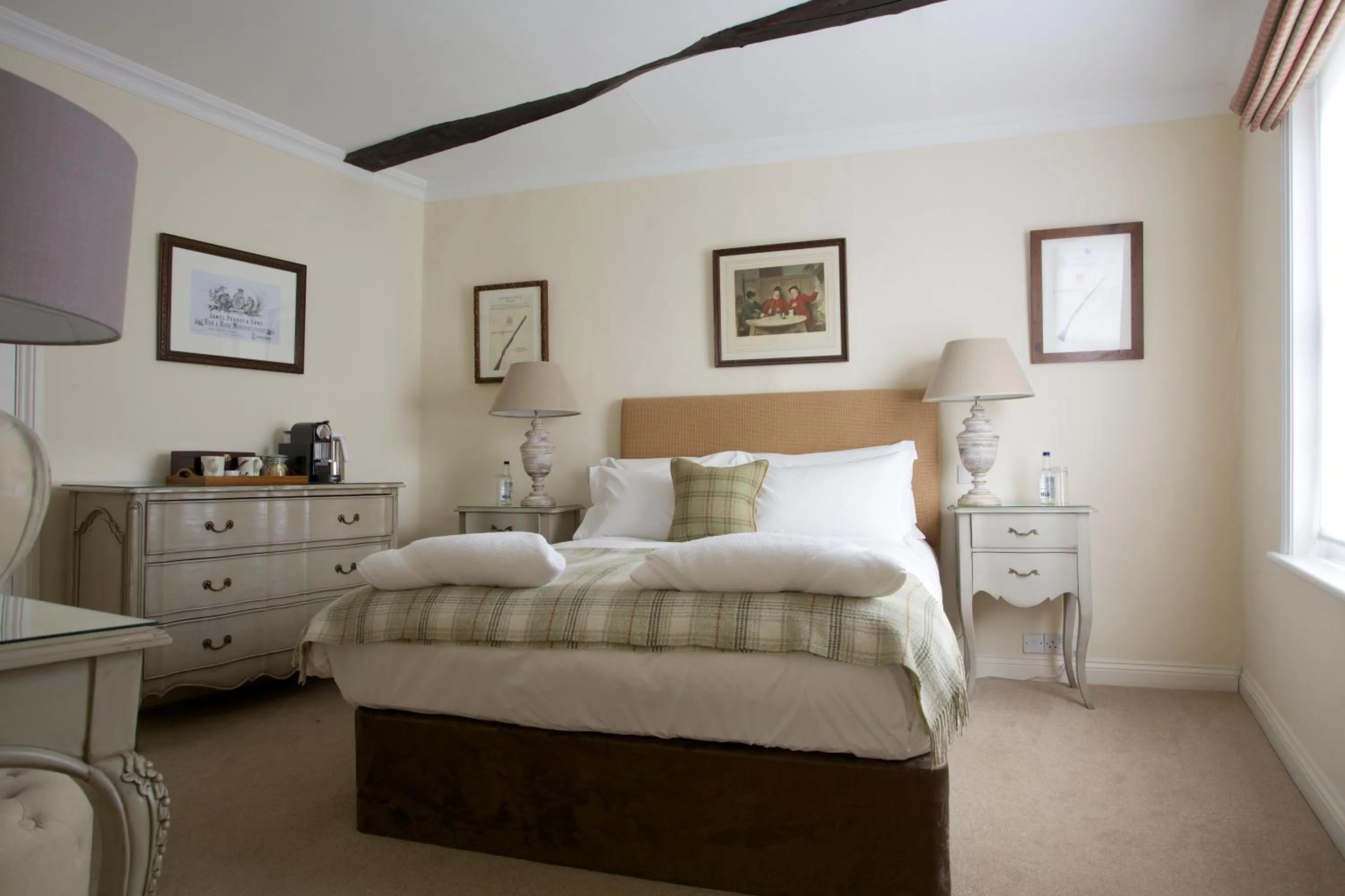 City view, Bed in The Royal Oak, Yattendon