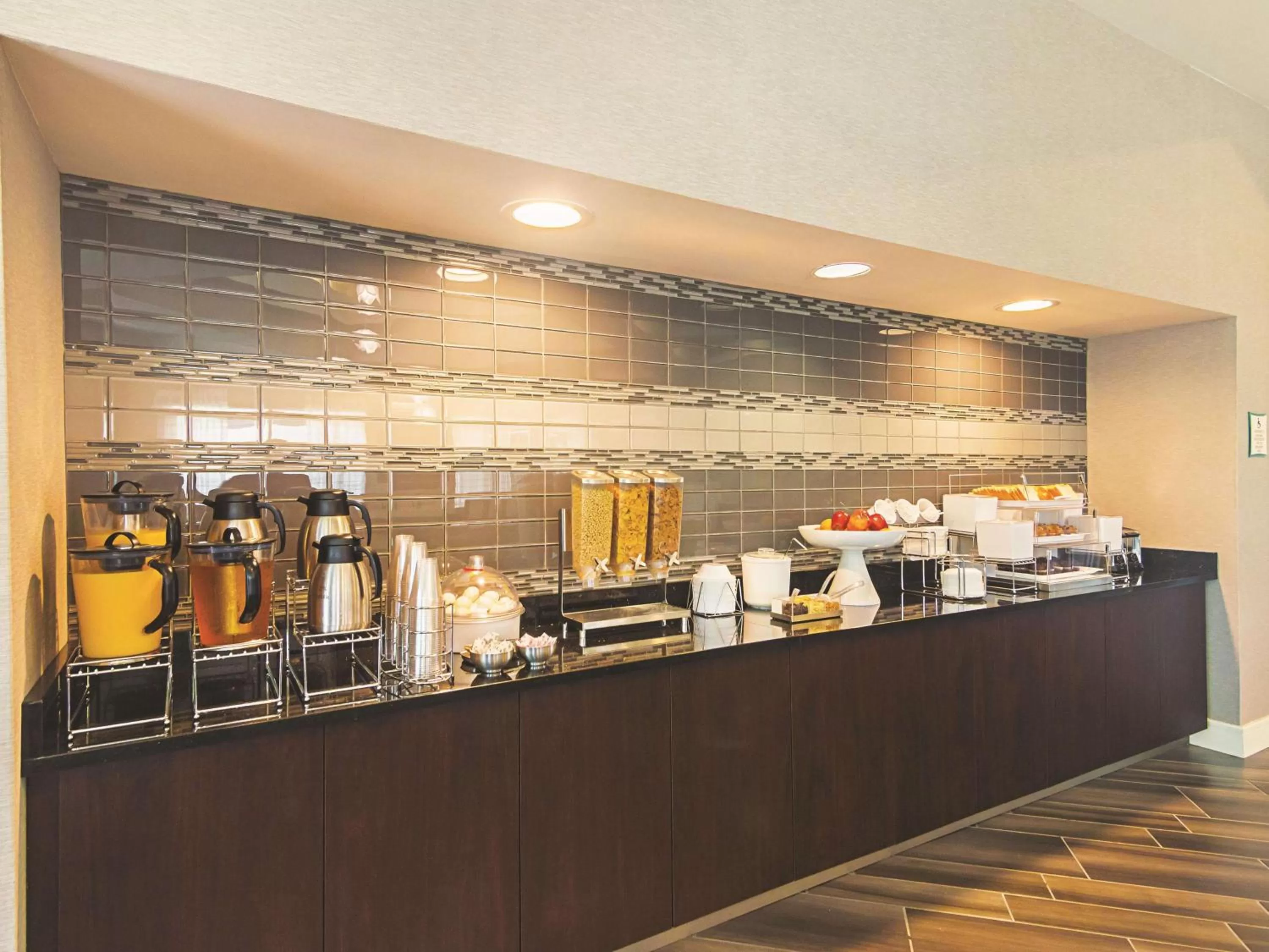 Restaurant/places to eat in La Quinta by Wyndham Oklahoma City - NW Expwy