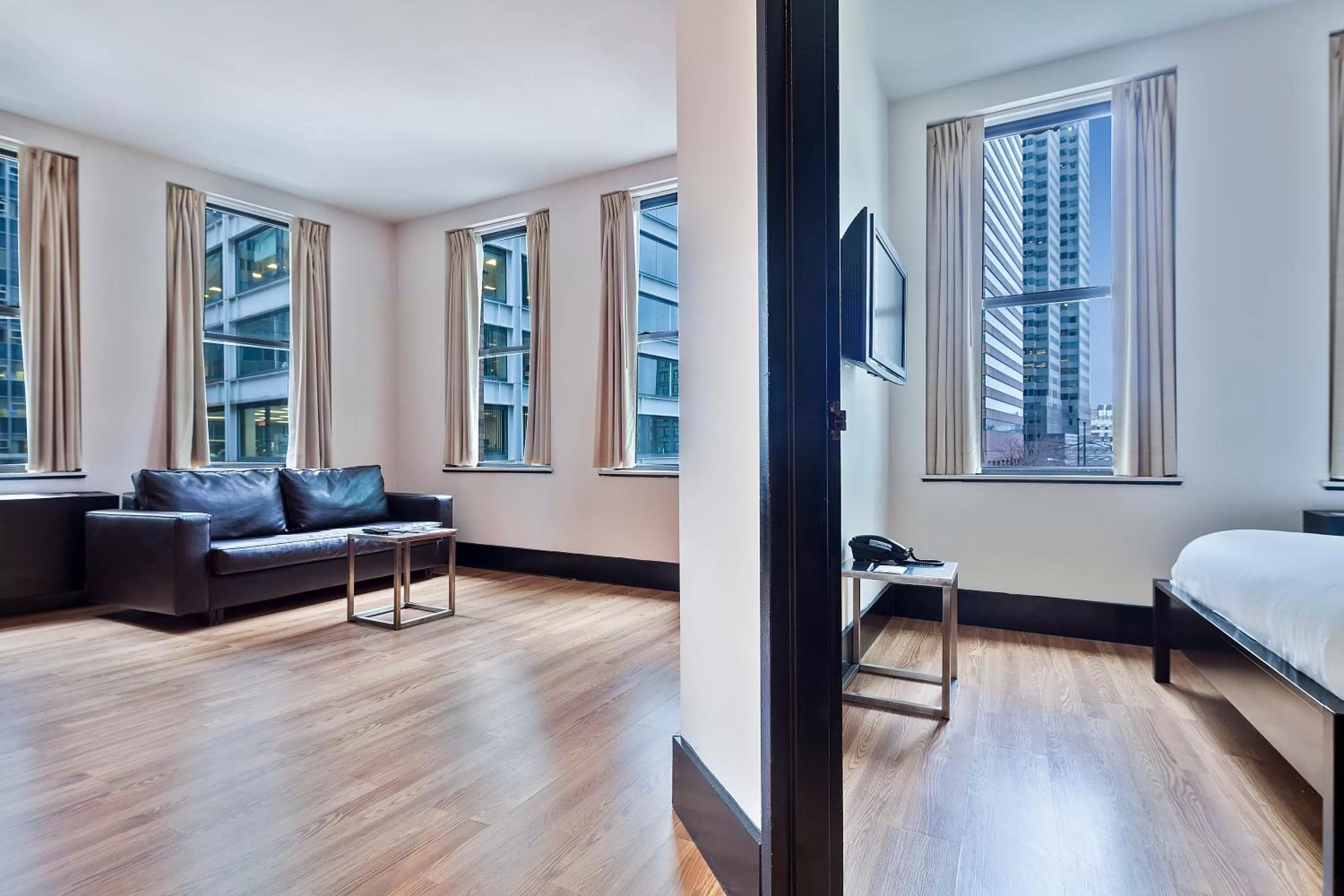 Photo of the whole room, Bed in Eurostars Wall Street